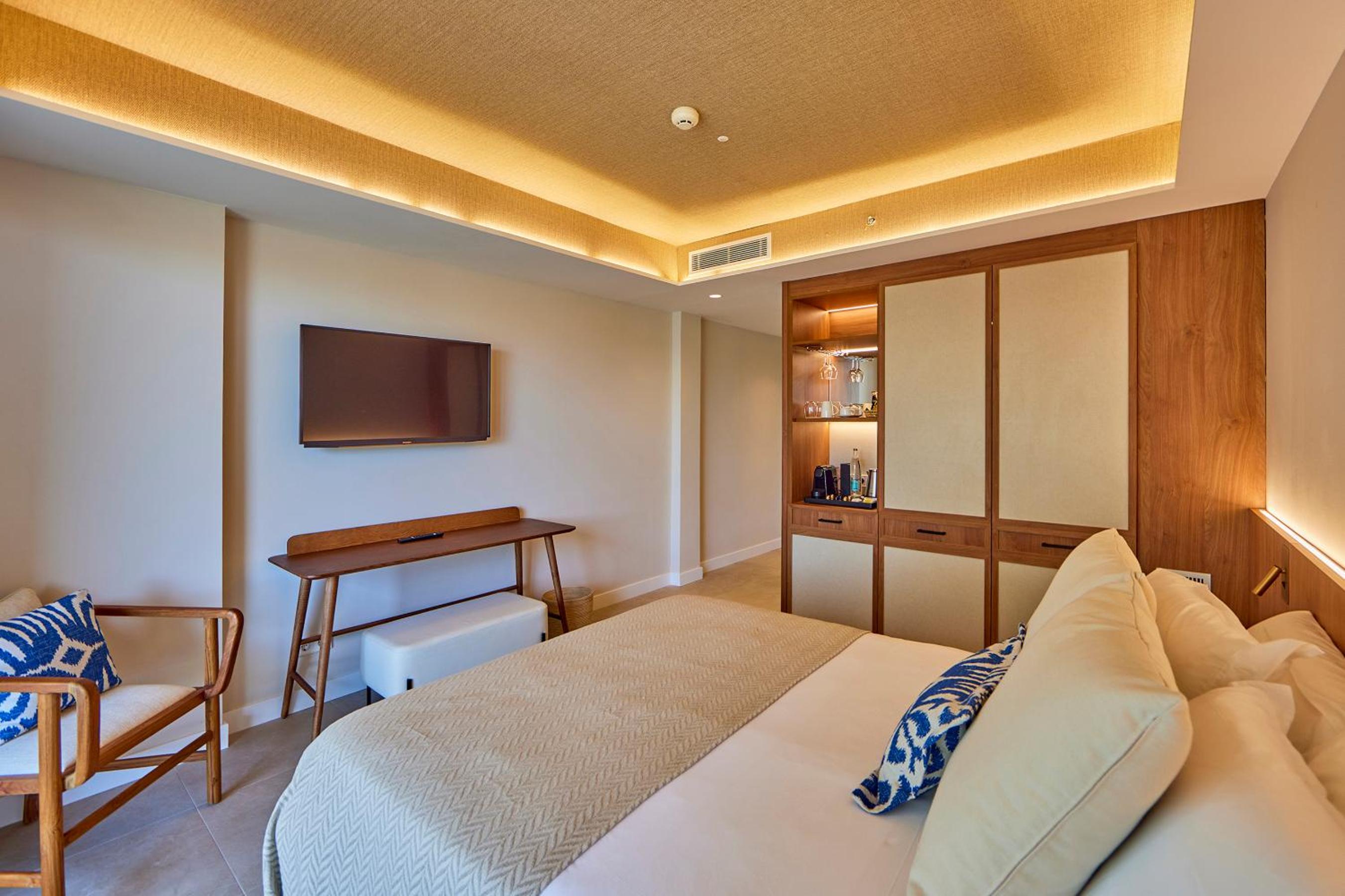 Single Room thumbnail 5