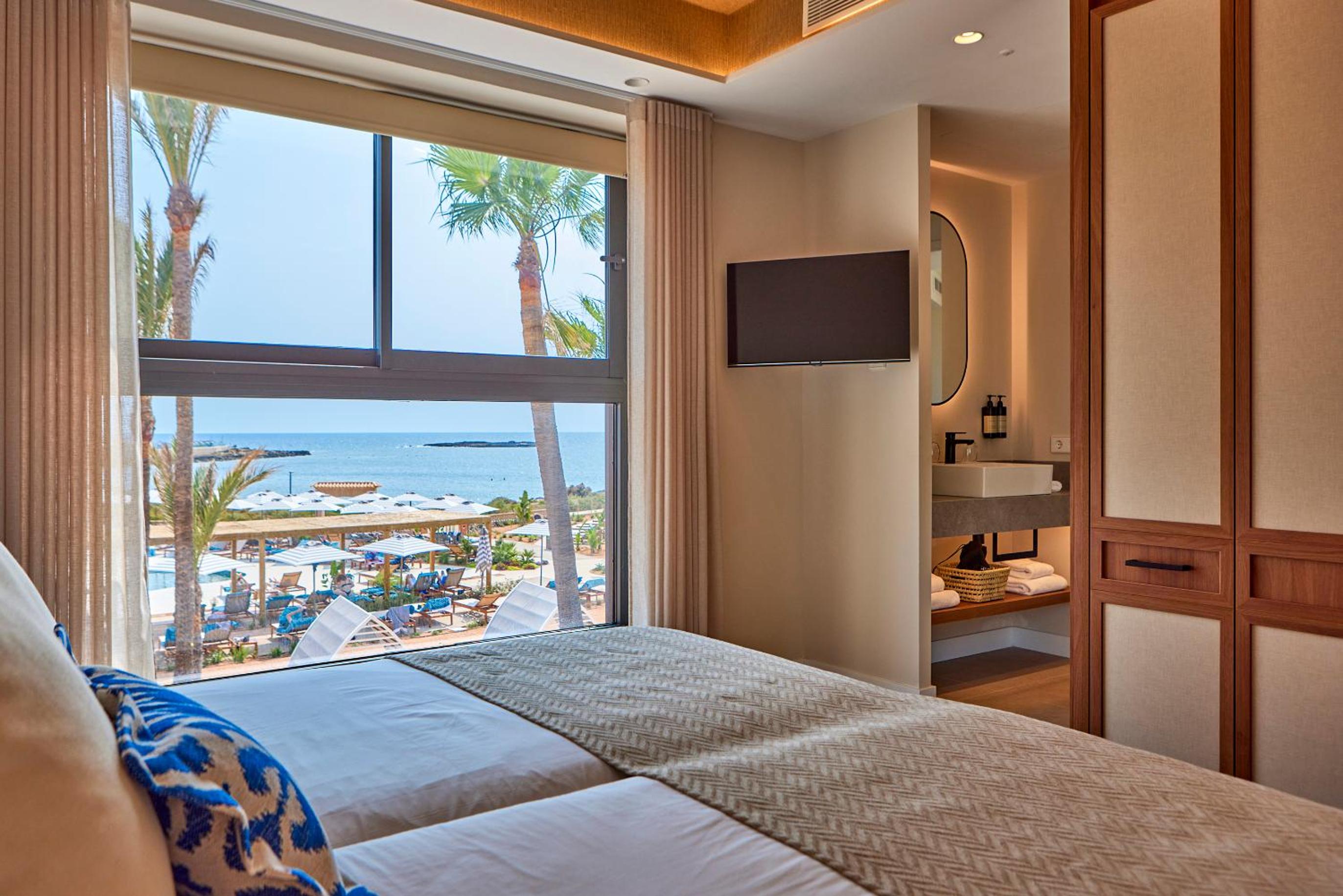 Suite with Sea View thumbnail 6
