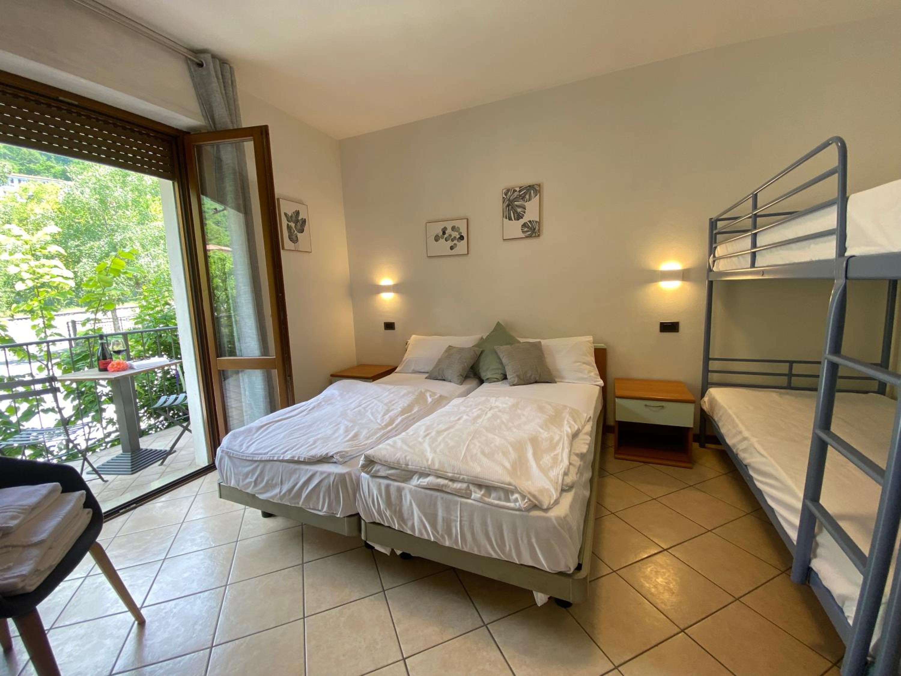 Quadruple Room with Mountain View