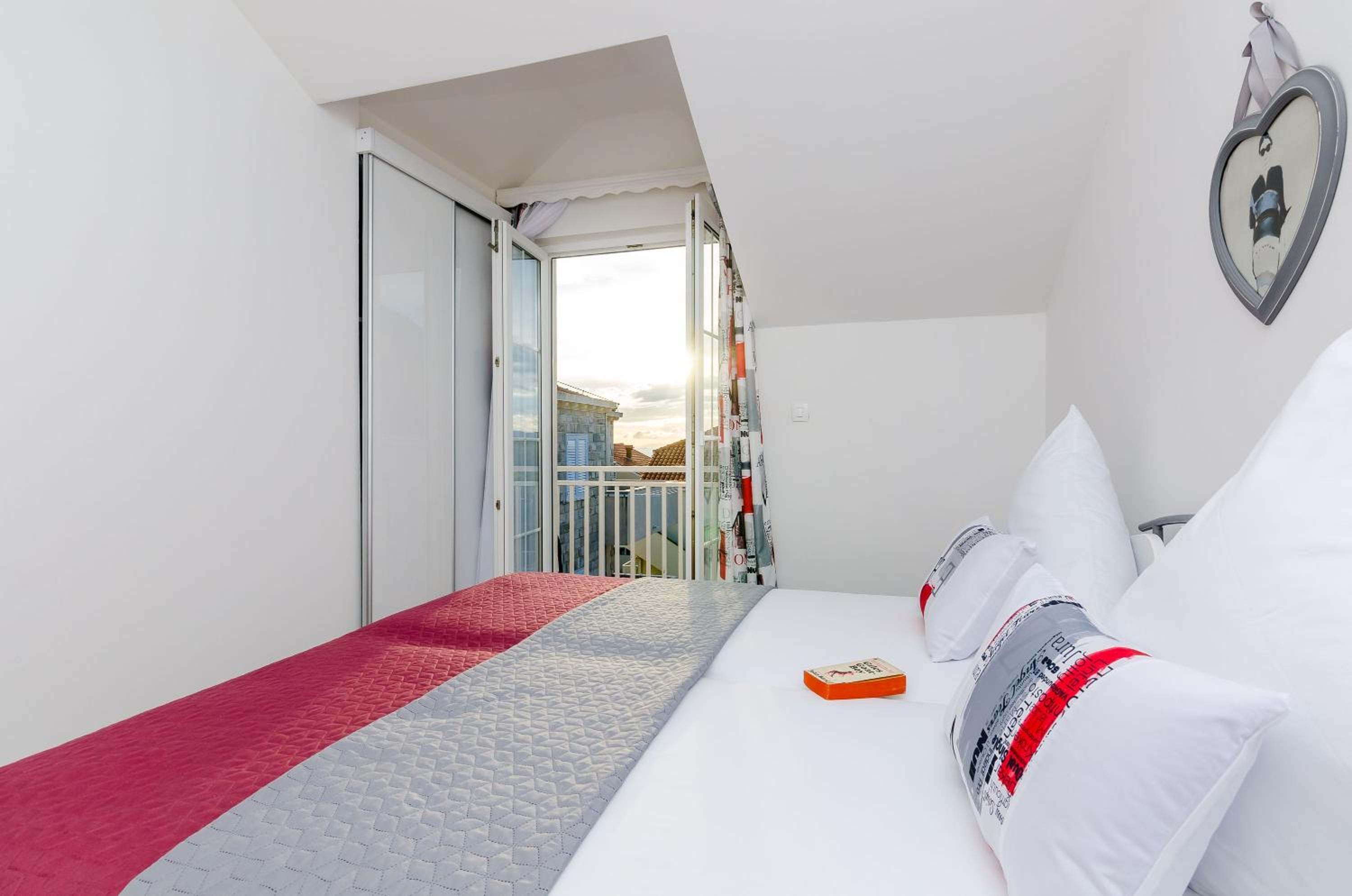 Standard One Bedroom Apartment with Balcony - Photo 18