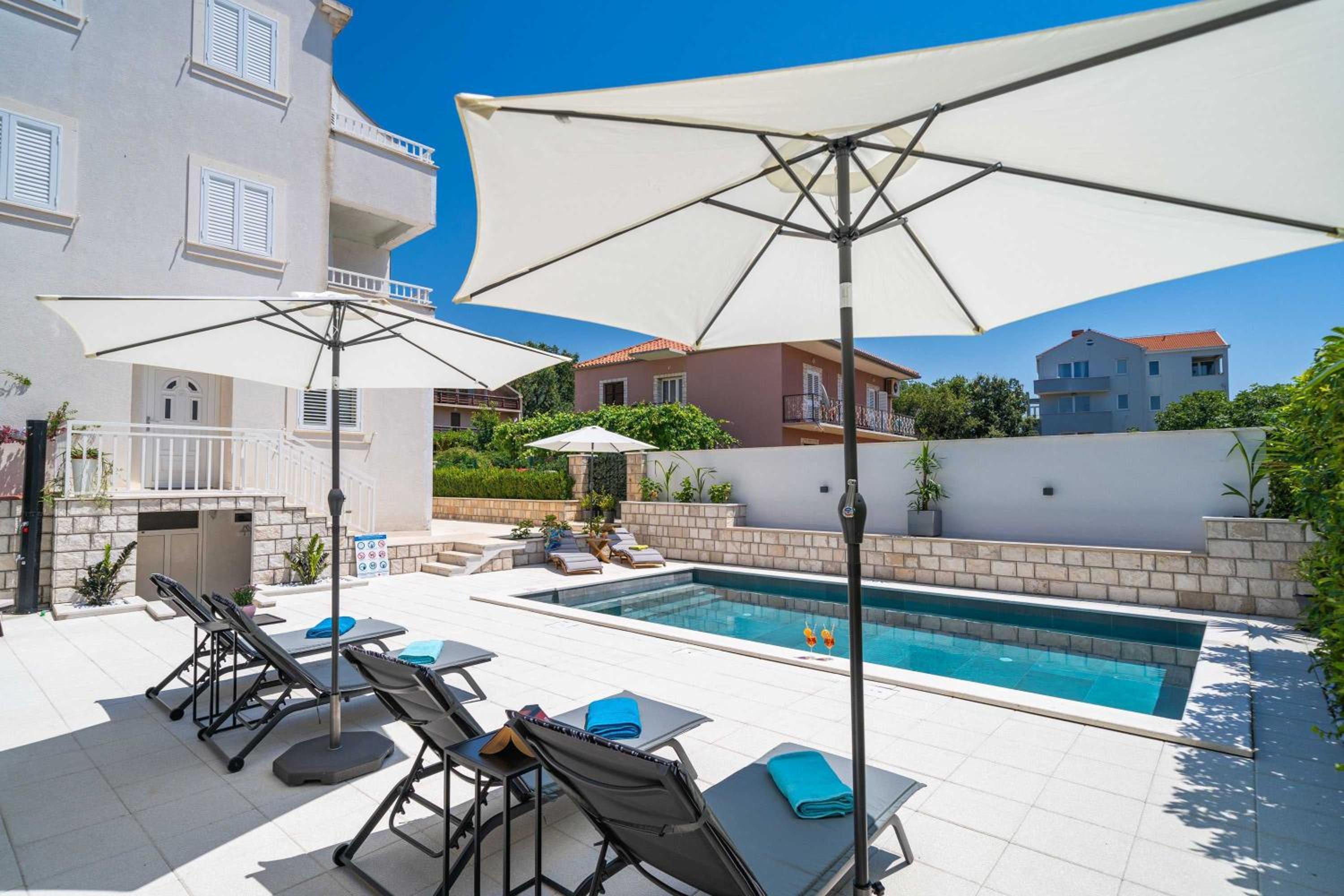 Standard One Bedroom Apartment with Balcony - Photo 13