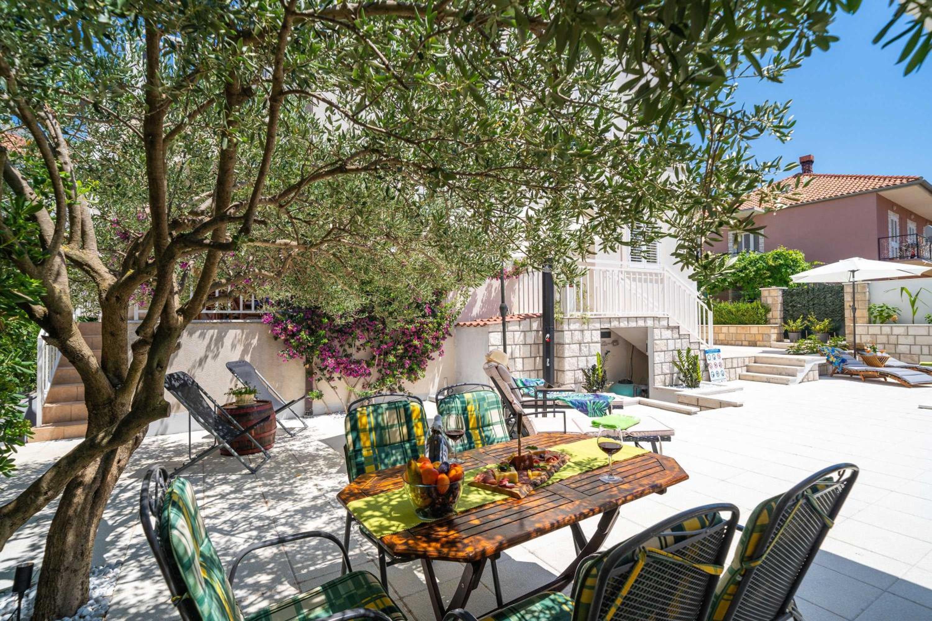 Standard One Bedroom Apartment with Balcony - Photo 12
