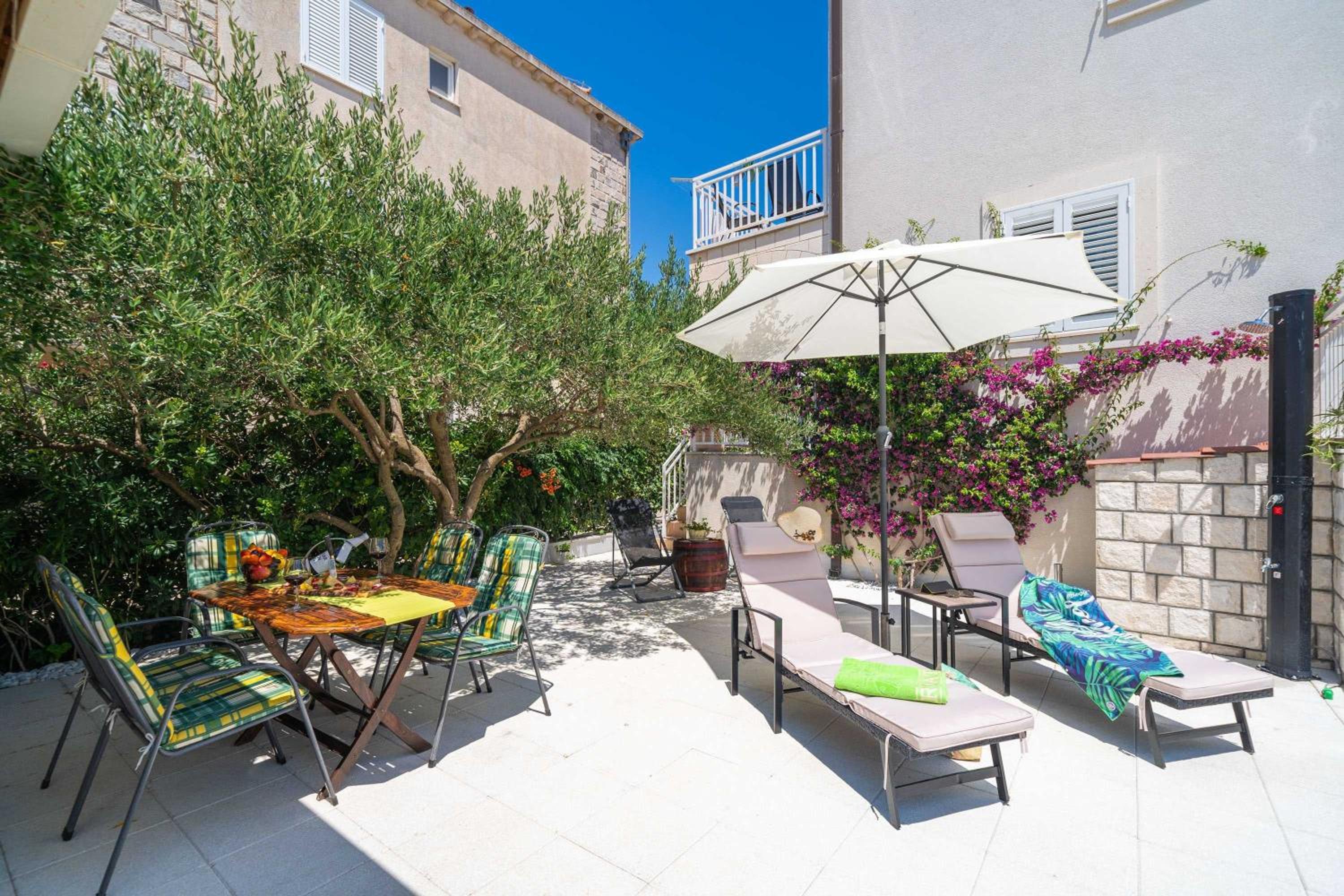 Standard One Bedroom Apartment with Balcony - Photo 8
