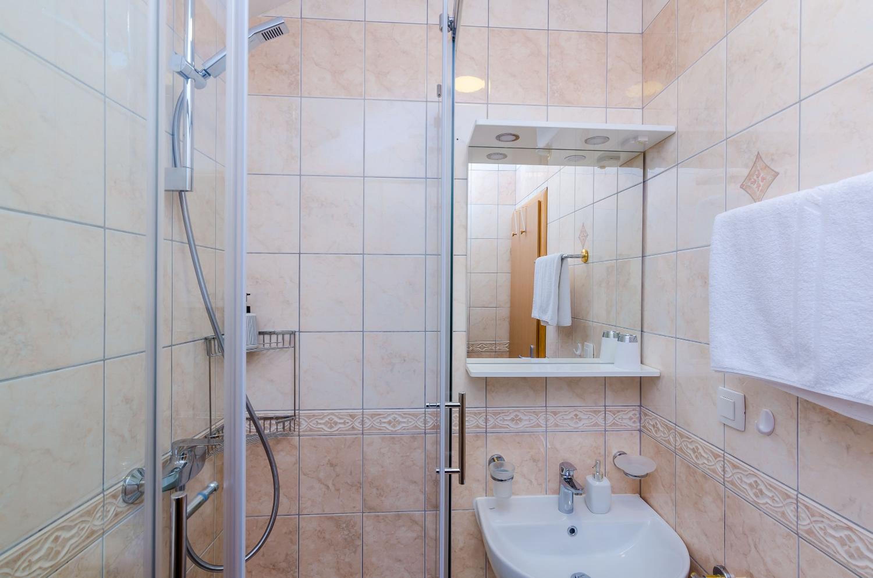 Standard One Bedroom Apartment with Balcony - Photo 30
