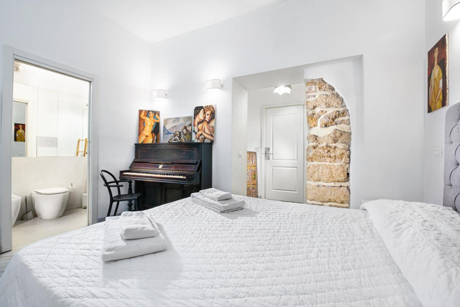 Standard Double Room - Photo 5