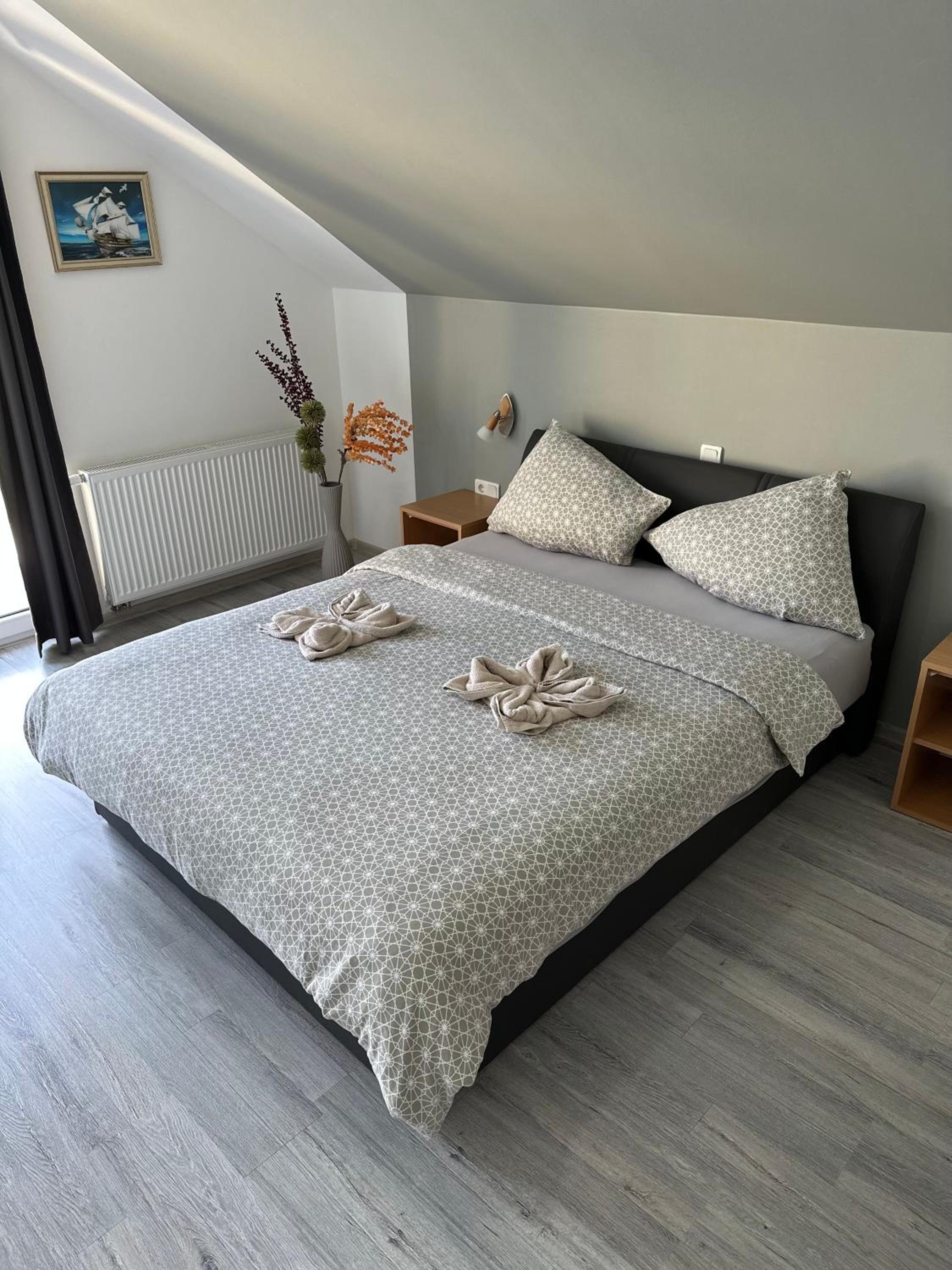 Double Room with Balcony - Photo 5