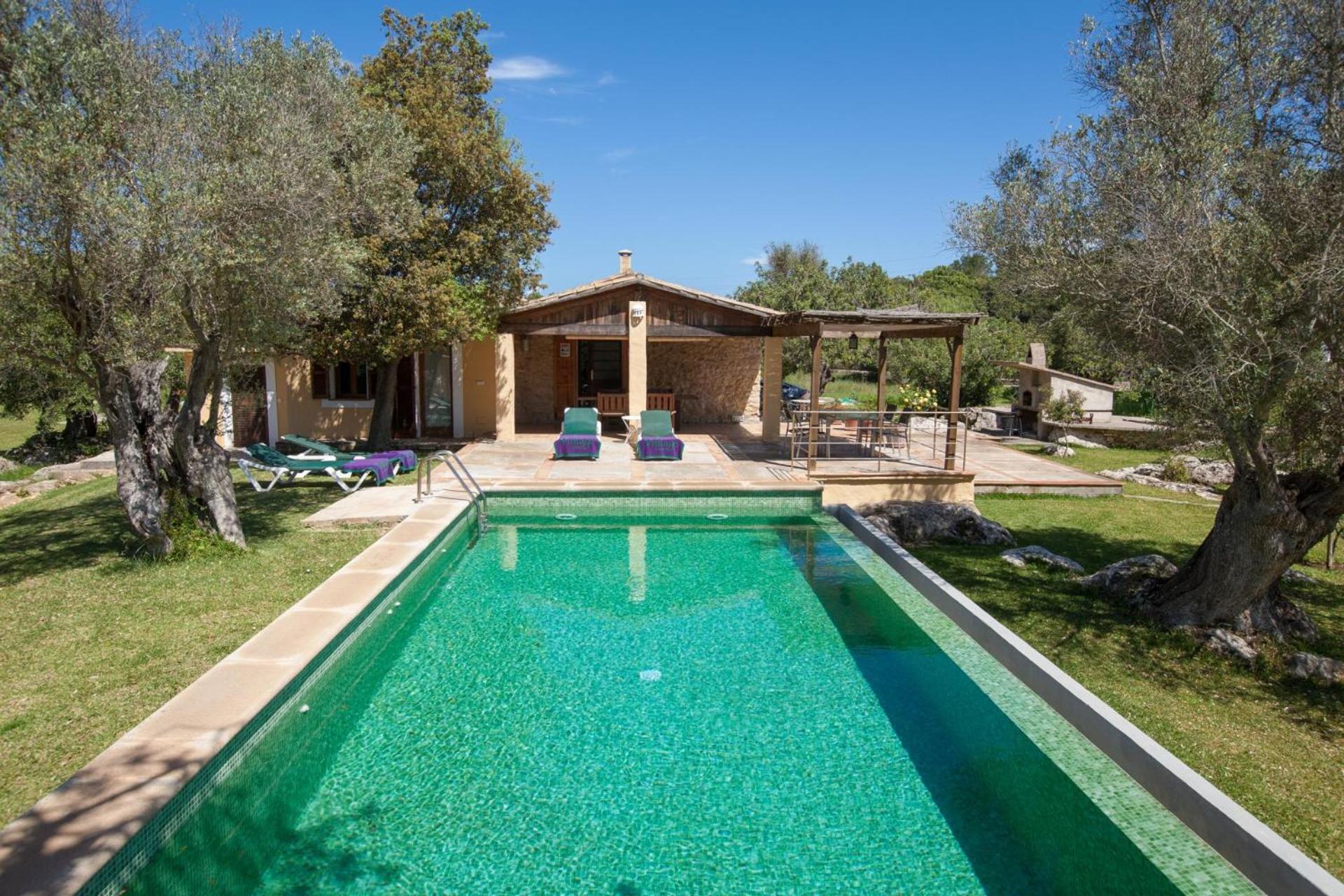 Villa photo 3