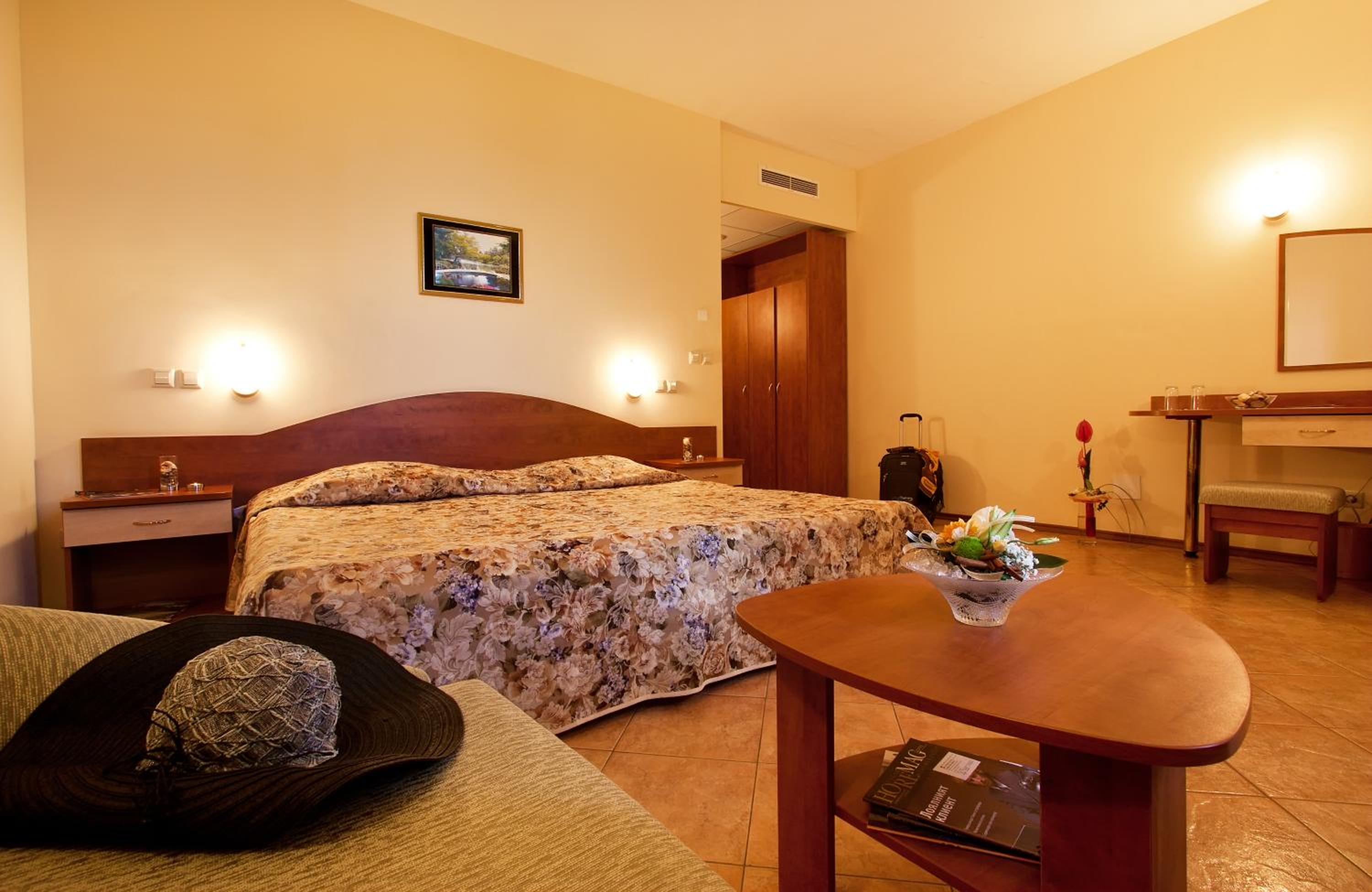 Standard Double Room photo 3