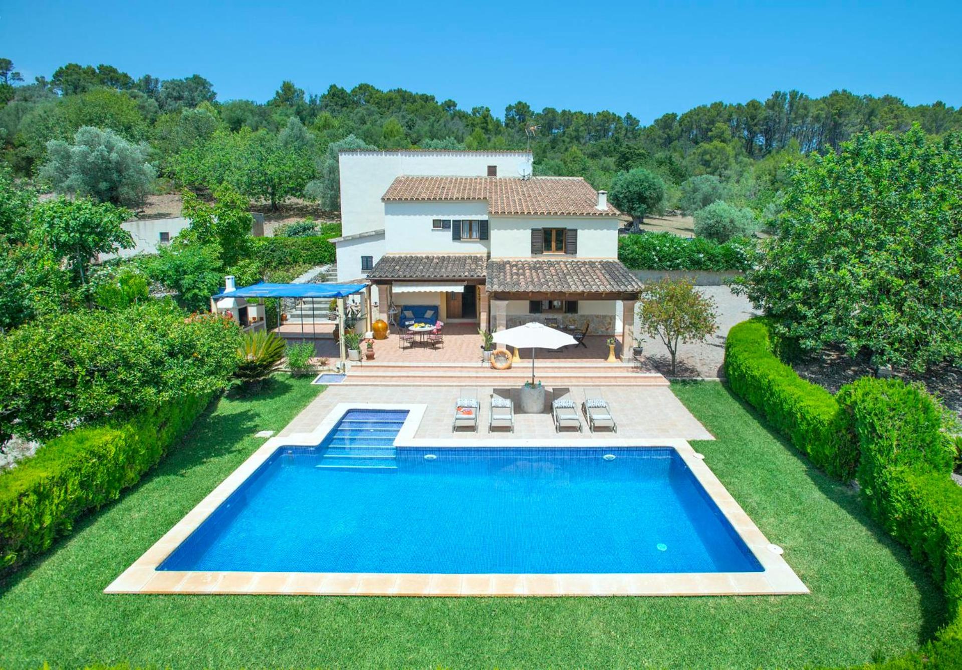 Villa photo 3