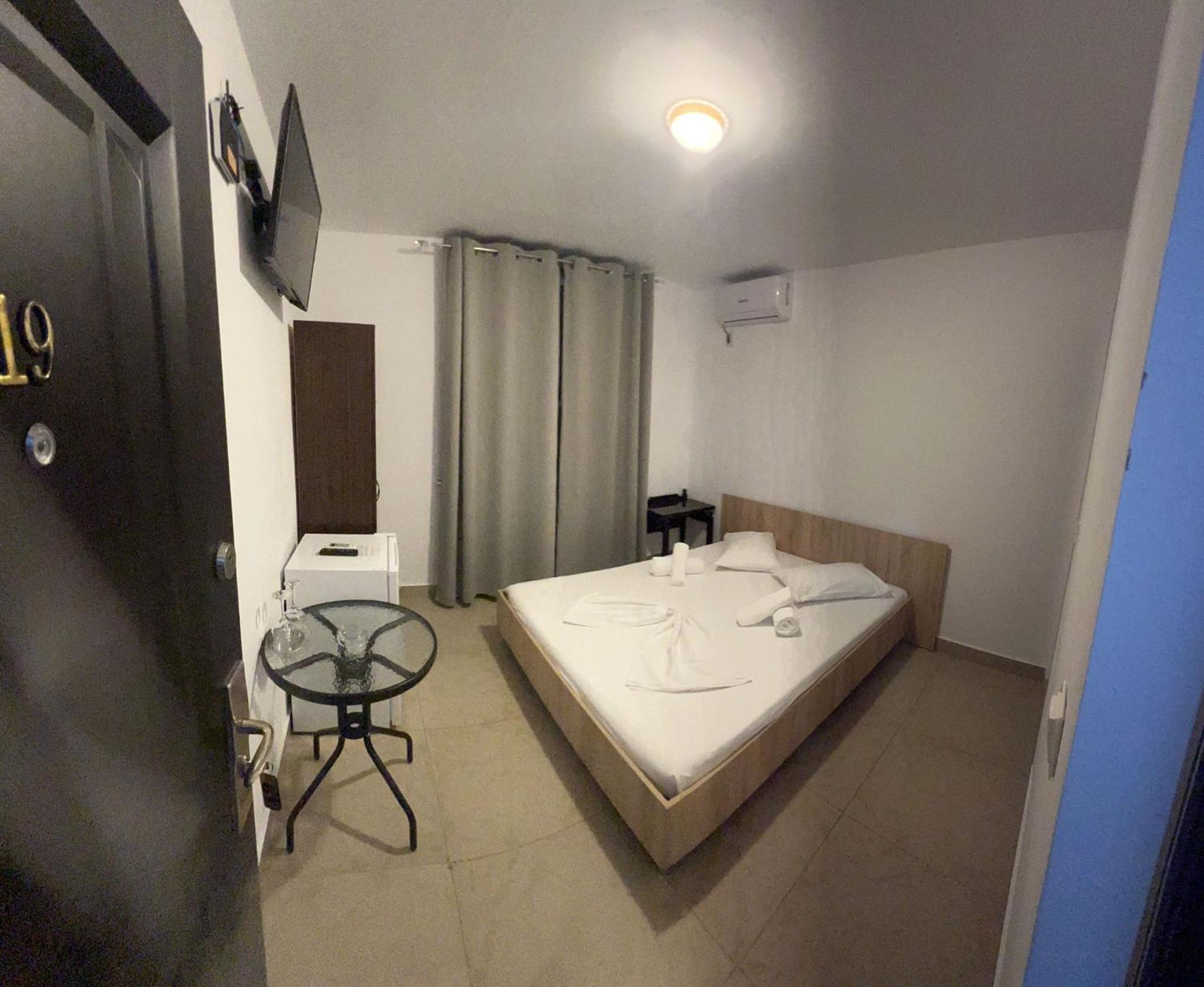 Double Room - No Balcony photo 2