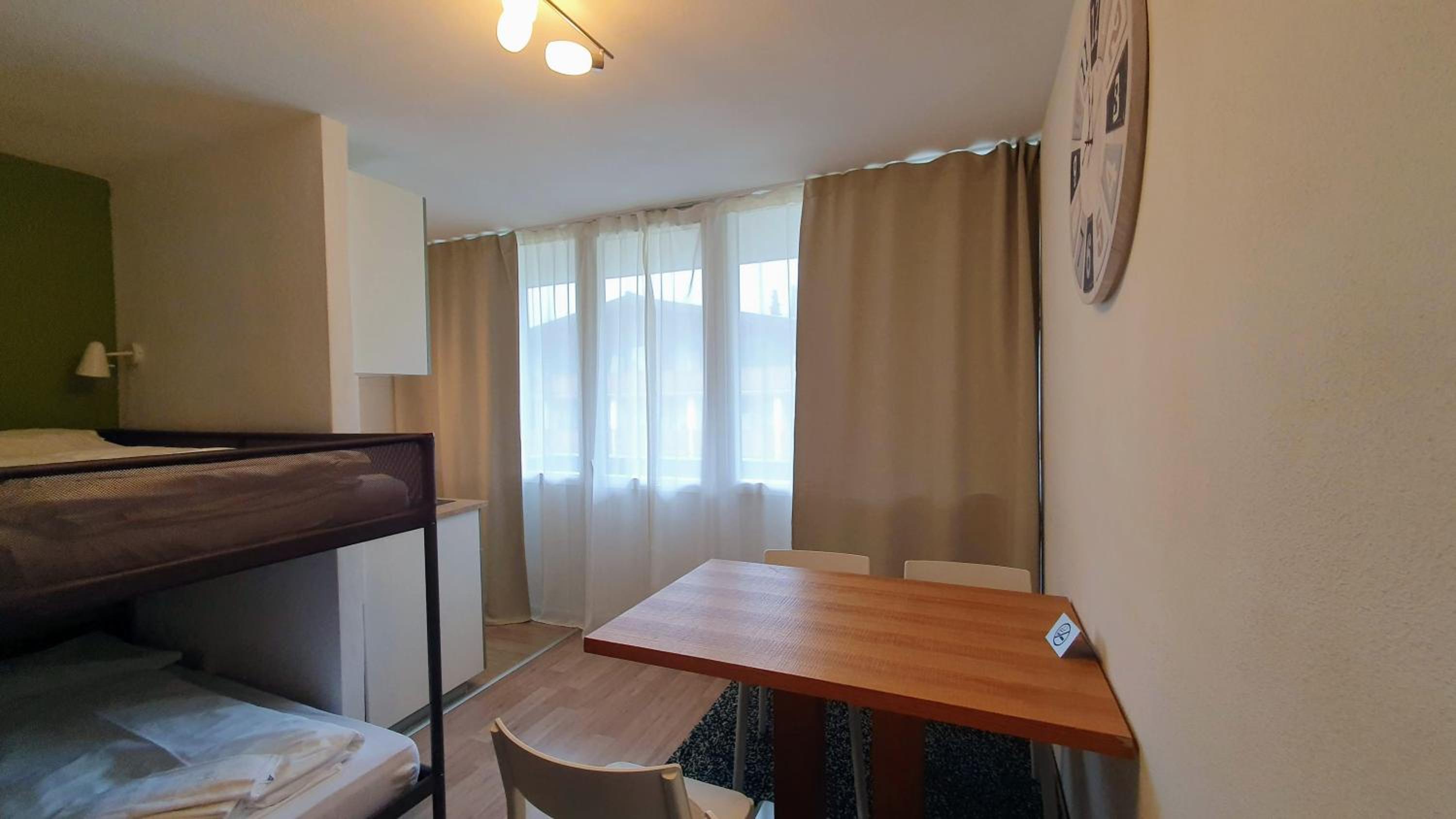Studio Apartment - Photo 23