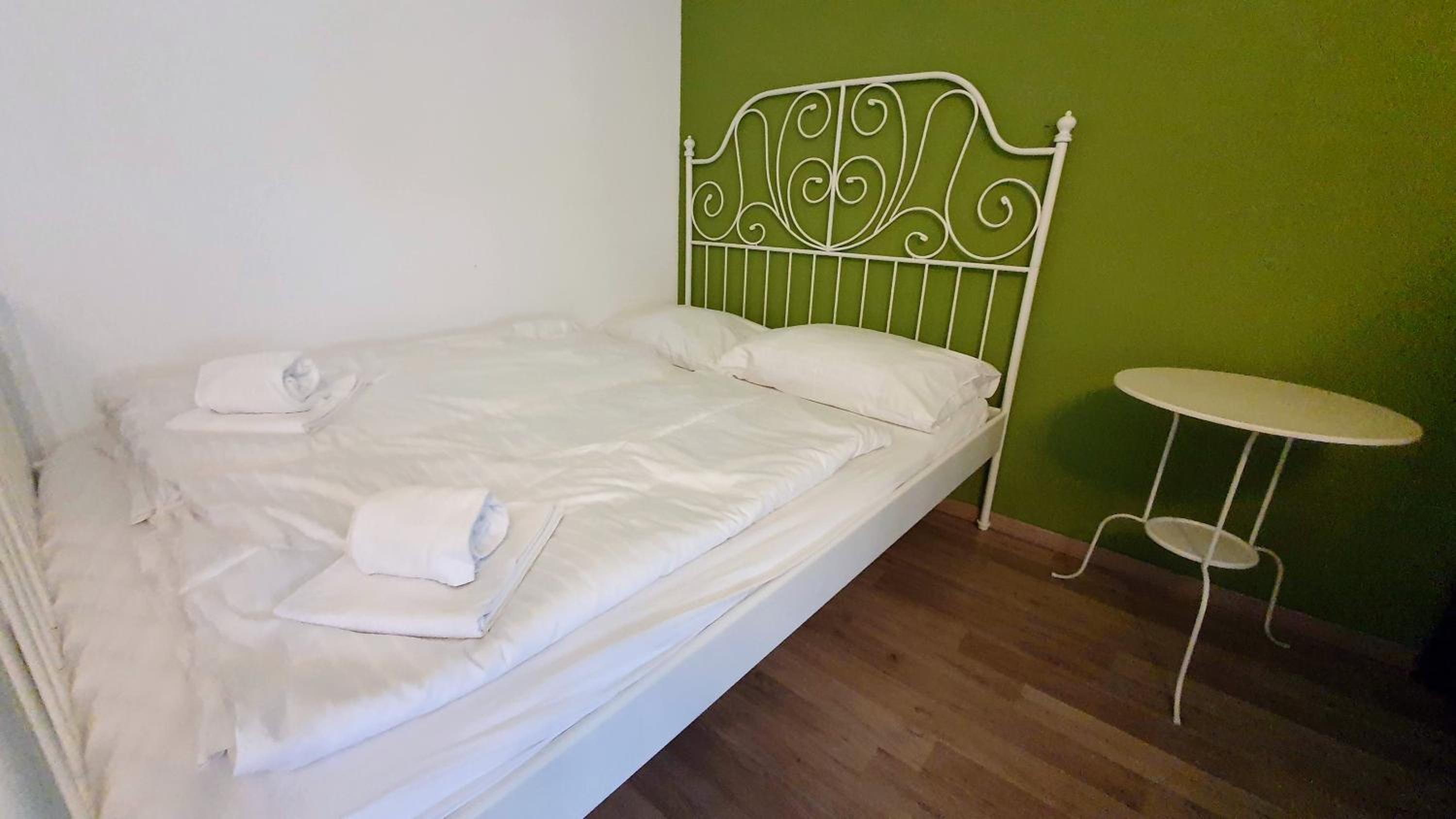 Studio Apartment - Photo 29