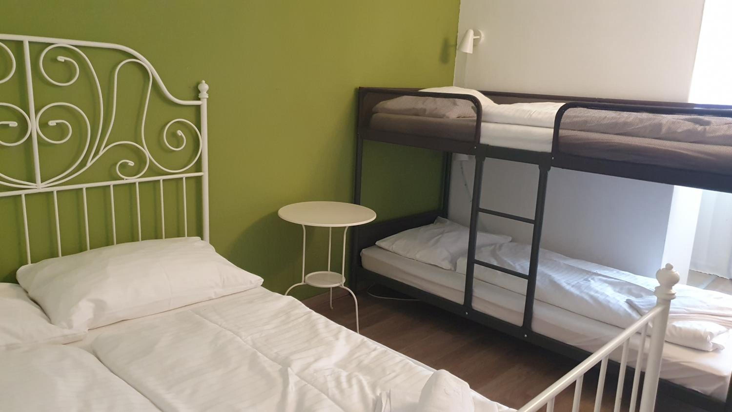 Studio Apartment - Photo 1