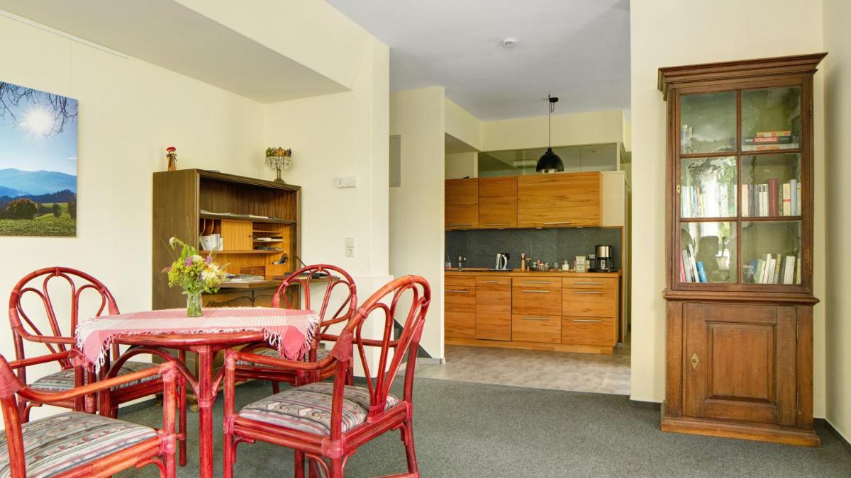 One-Bedroom Apartment photo 3