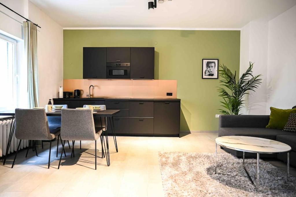 One-Bedroom Apartment photo 2
