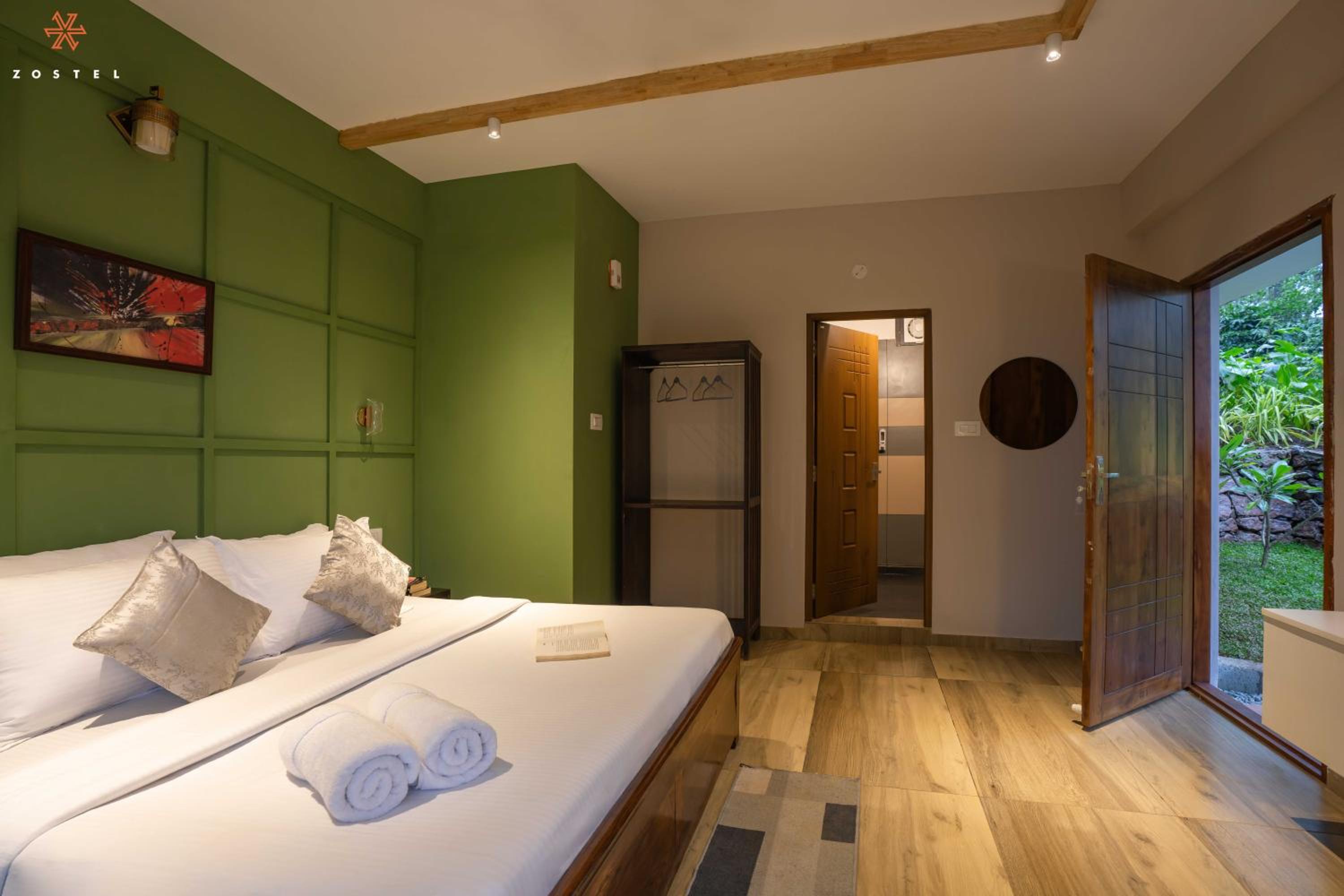 Deluxe Room - Photo 2