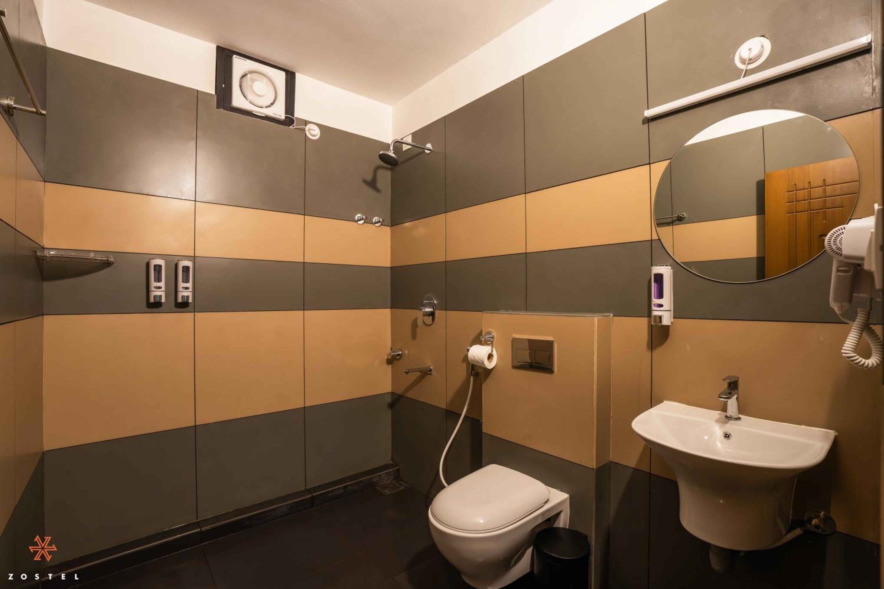 Deluxe Room - Photo 6