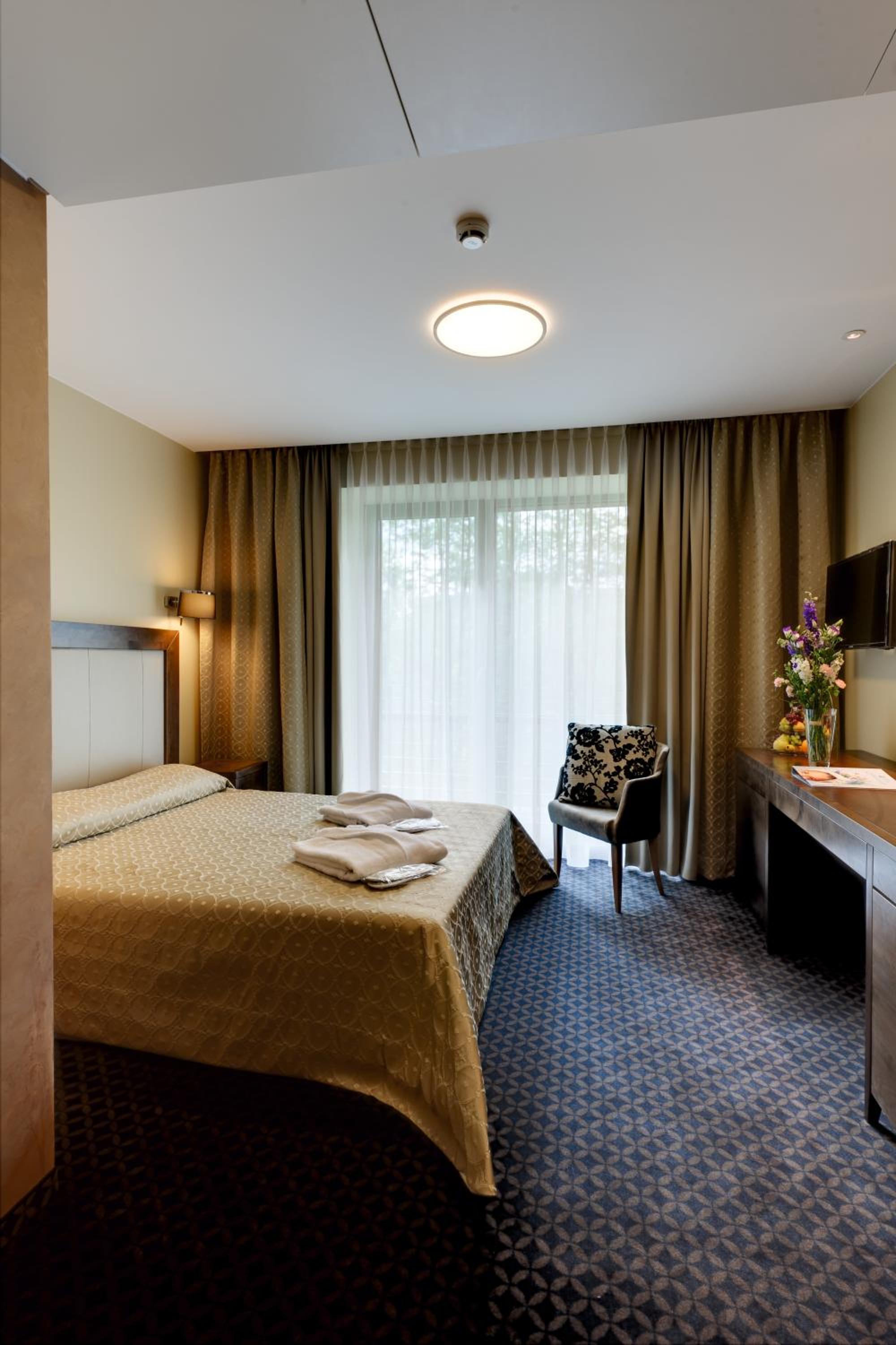 Mini Double Room with Spa Access - Photo 1