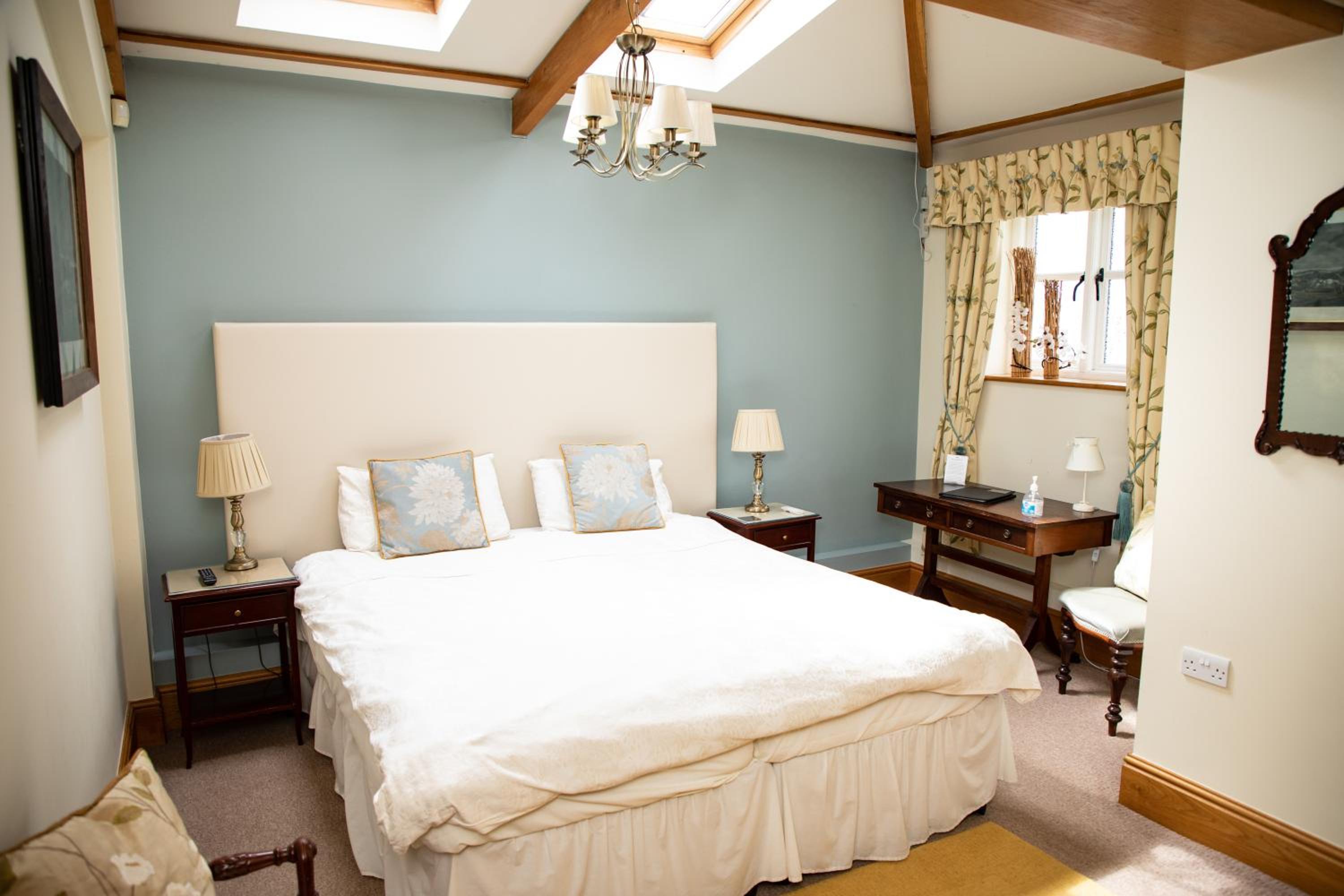 Deluxe Double or Twin Room photo 2