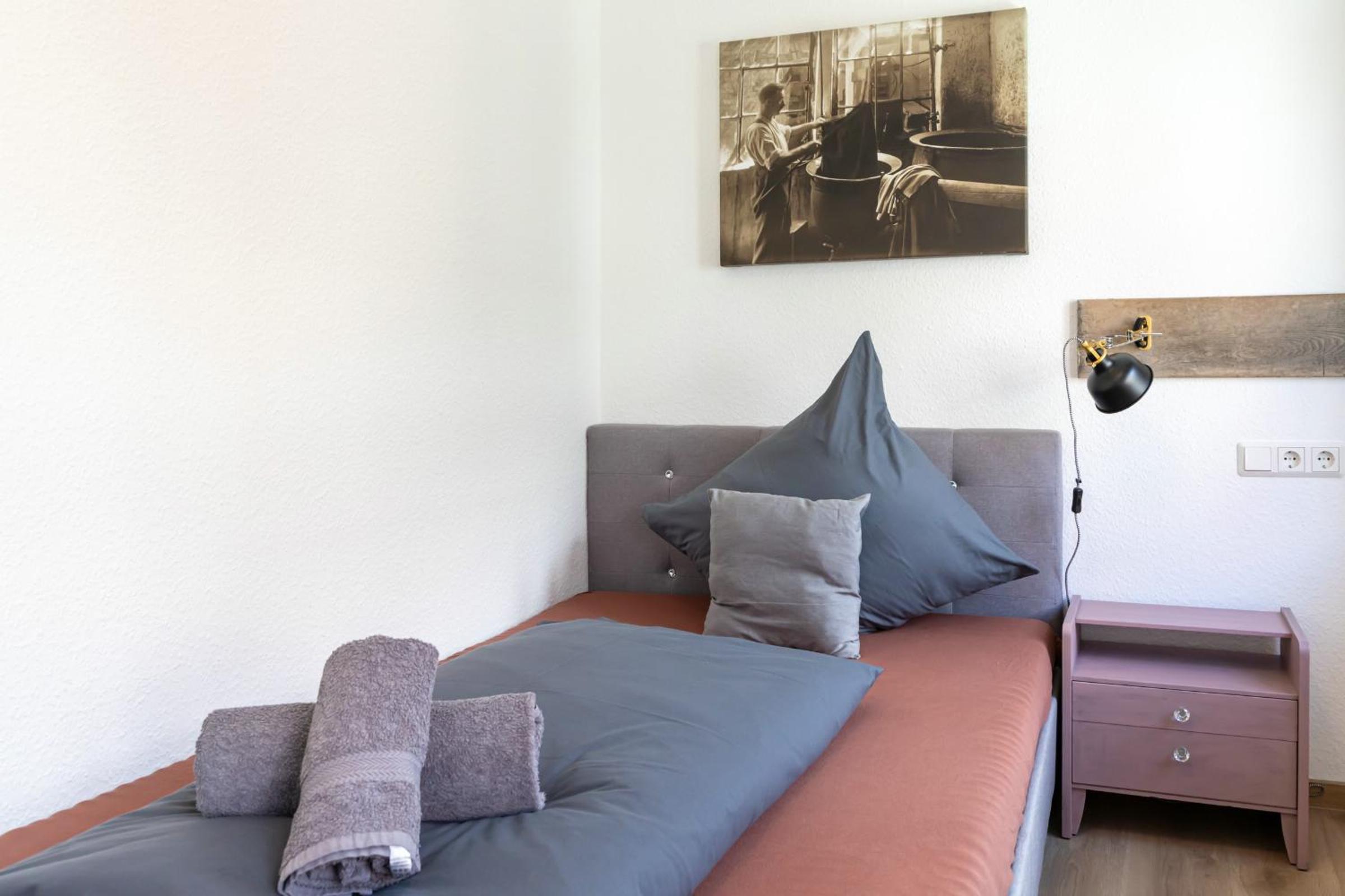 Single Room with Bathroom photo 1