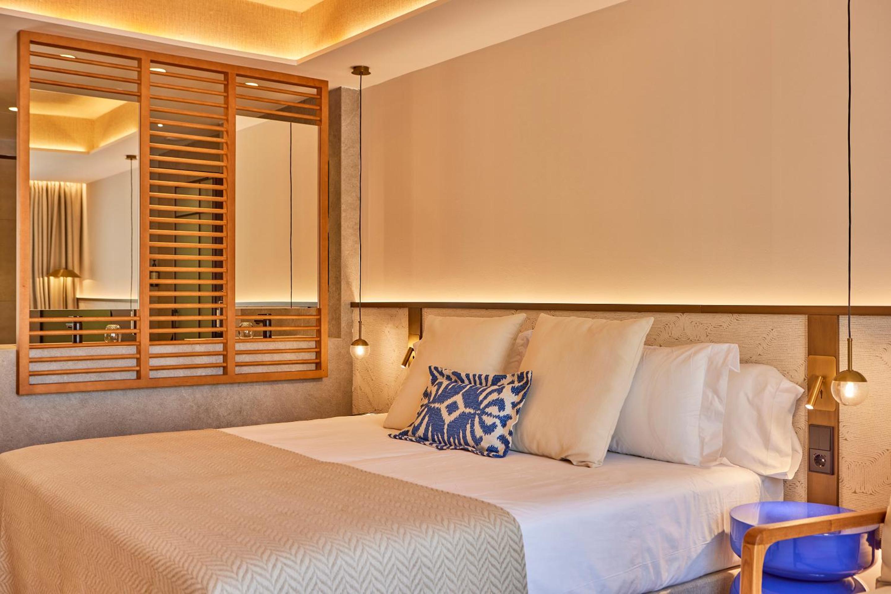 Junior Suite with Sun Deck thumbnail 6