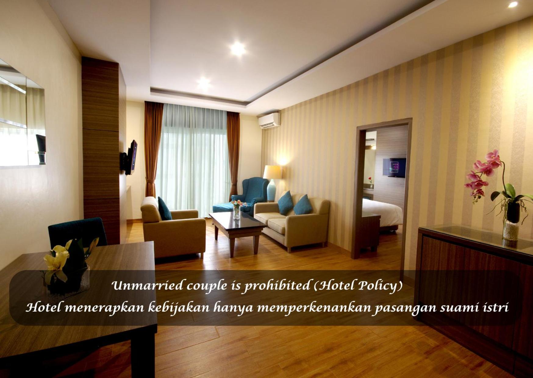 Executive Suite - Photo 11