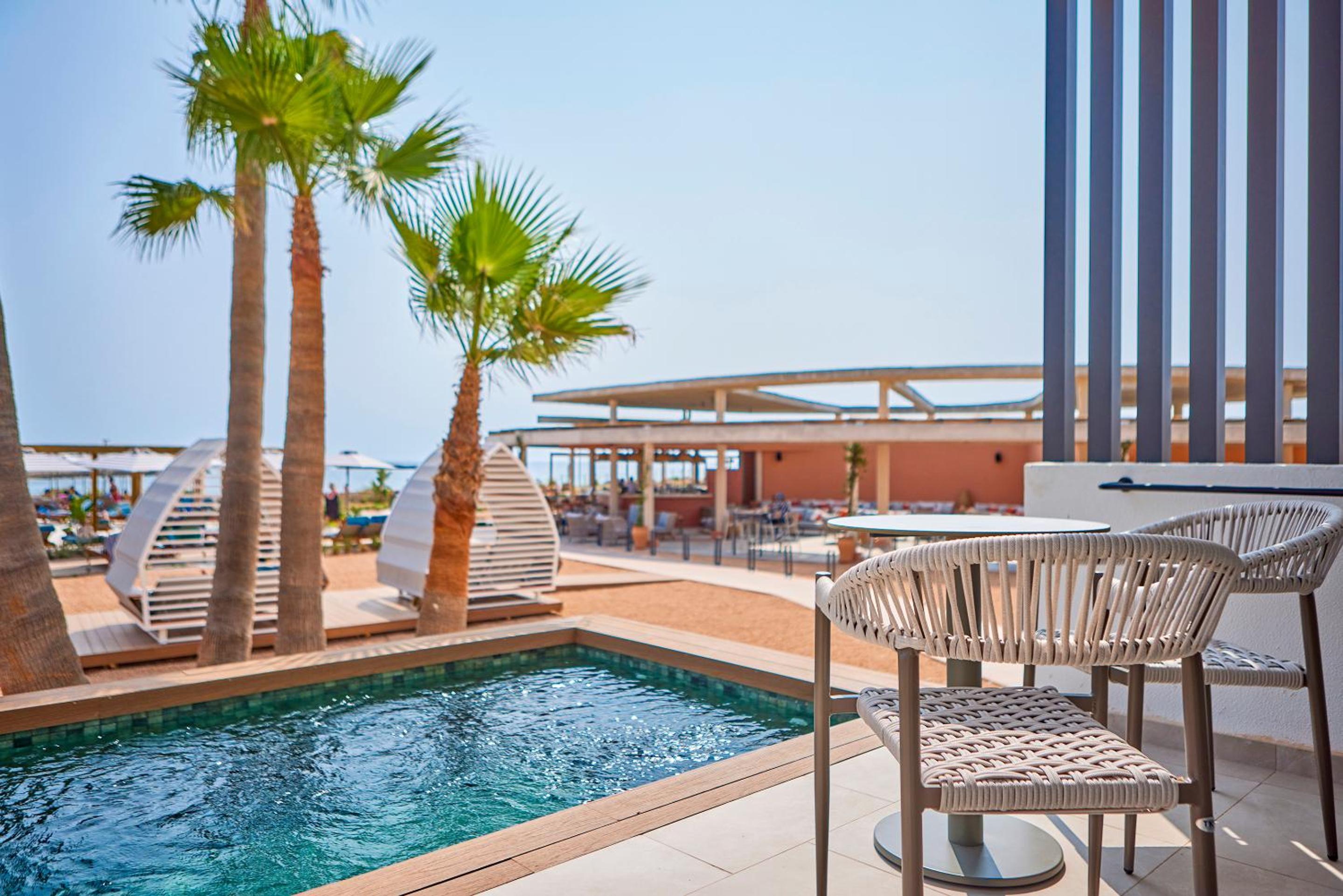 Suite with Private Pool and Sea View thumbnail 6