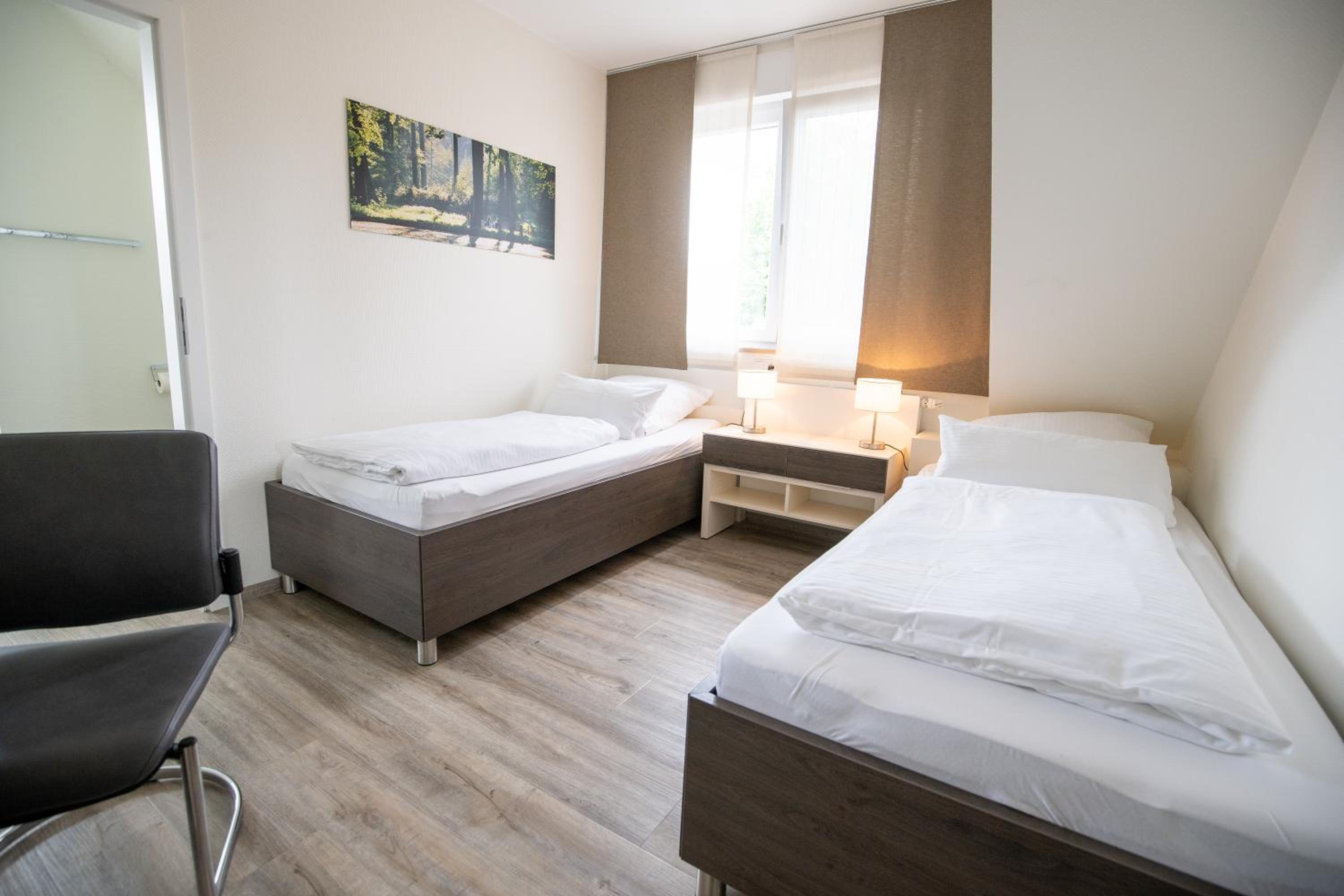 Twin Room - Photo 2