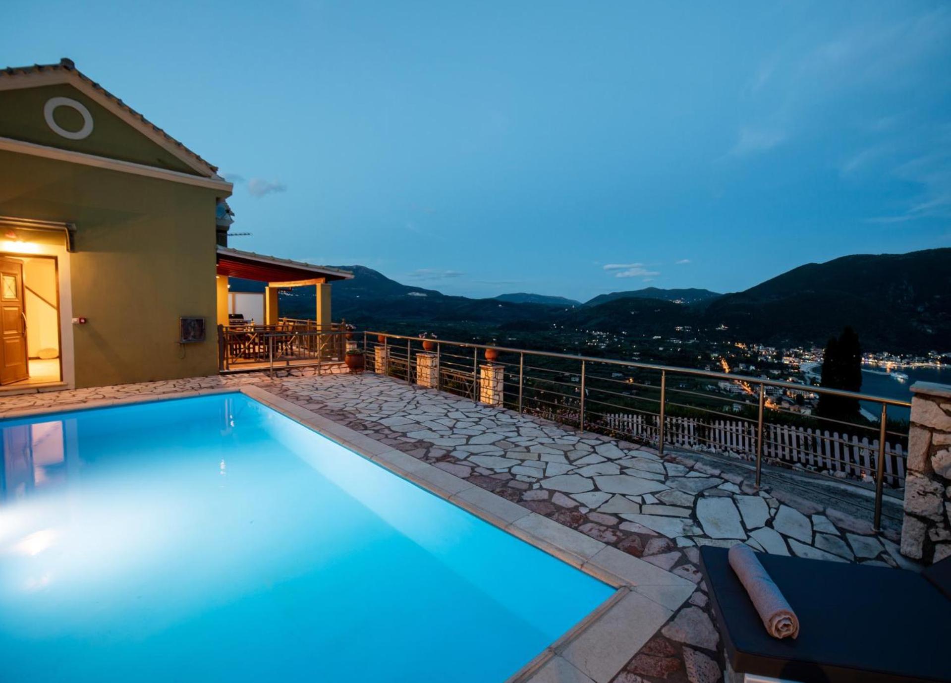 Villa photo 3