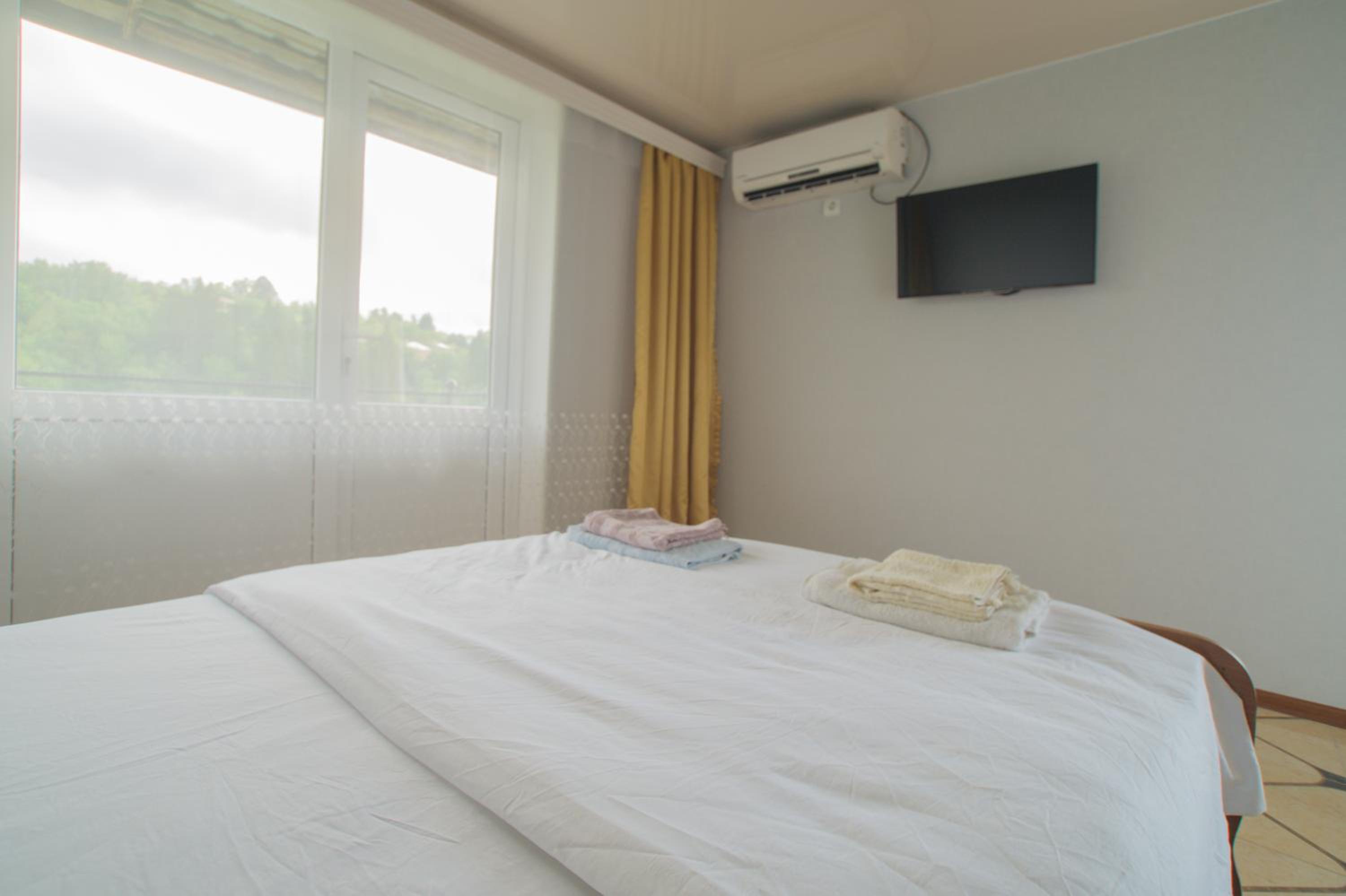 Deluxe Double Room With Balcony - Photo 3
