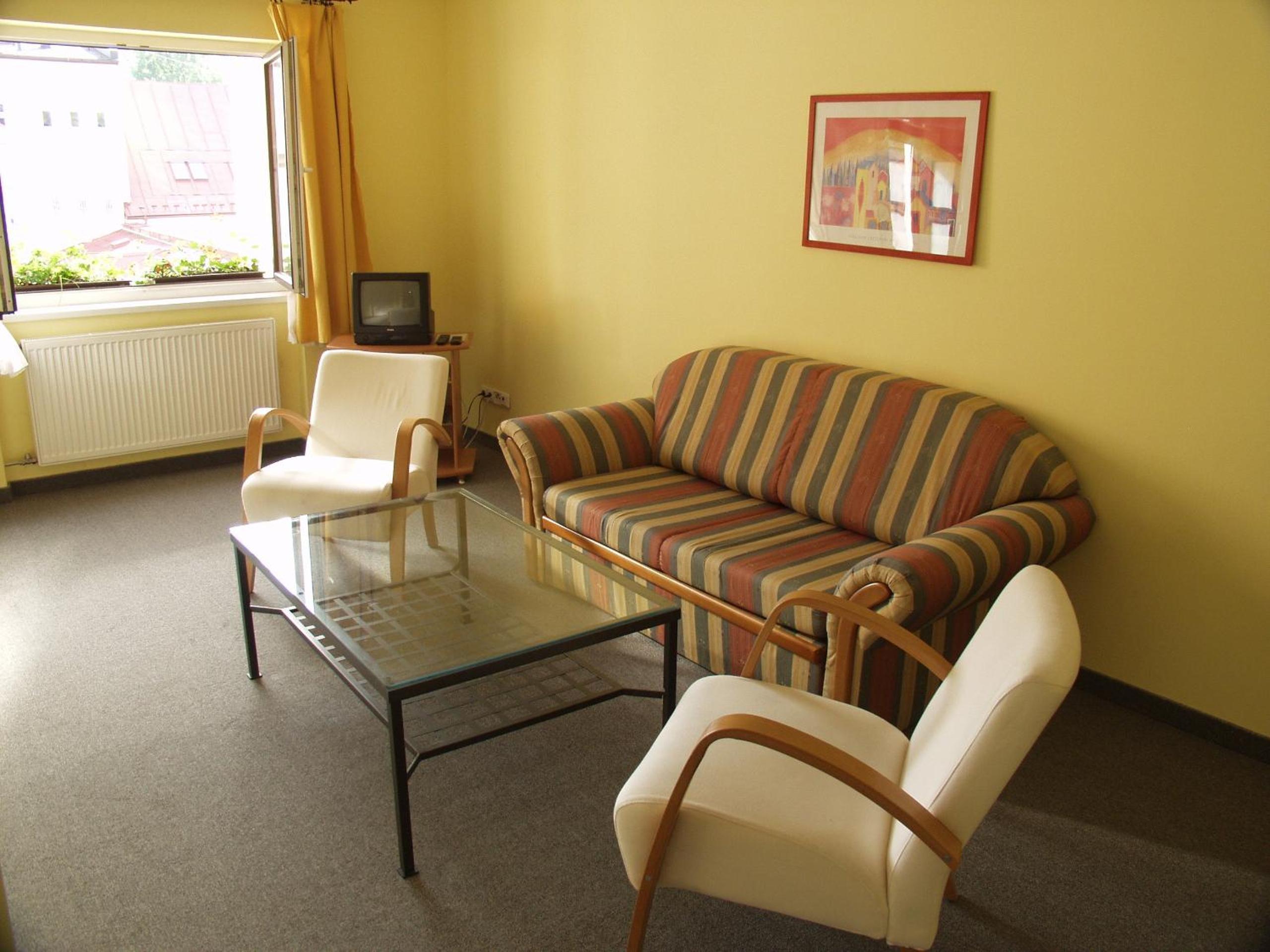 One-Bedroom Apartment - West photo 2