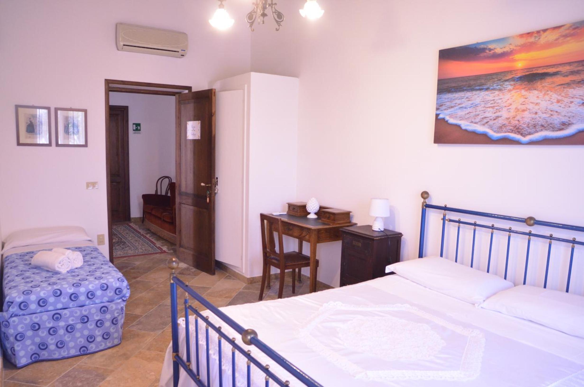 Standard Triple Room photo 2