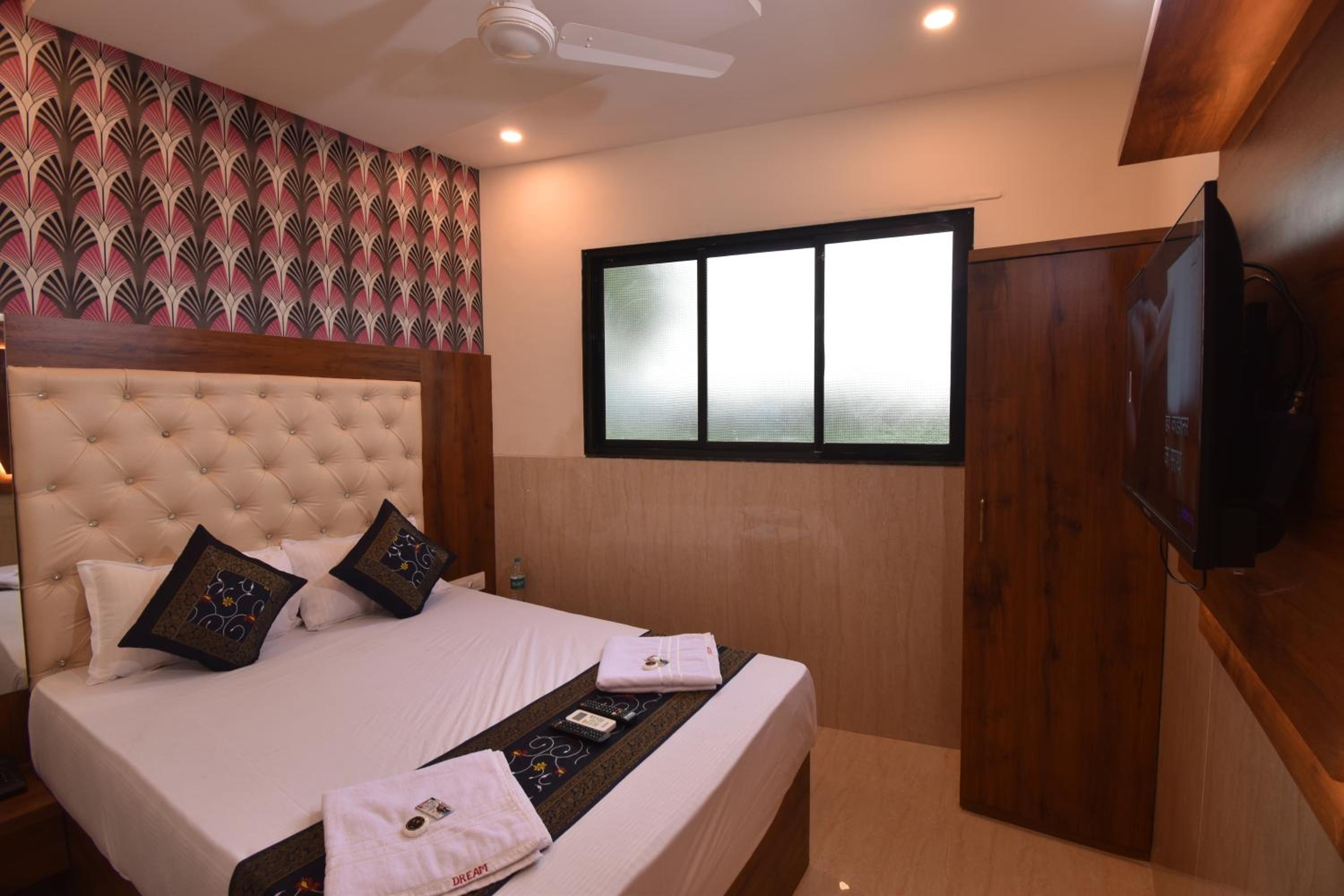 Superior King Room - Photo 5