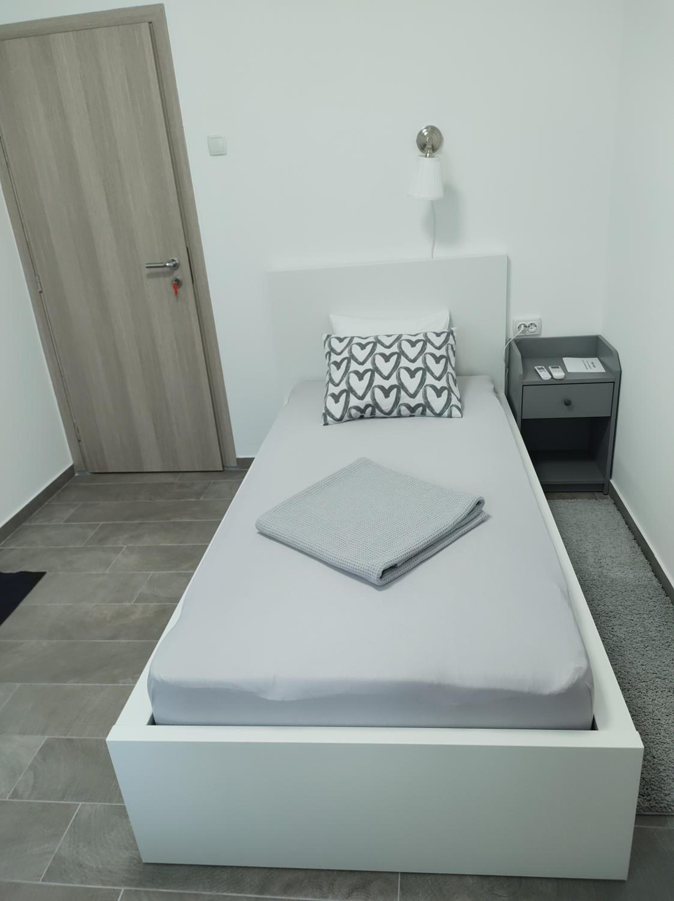 Single Room with Private Bathroom photo 1