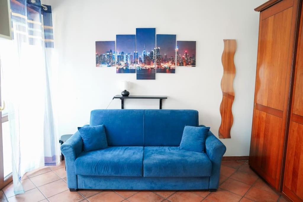 Studio with Sofa Bed