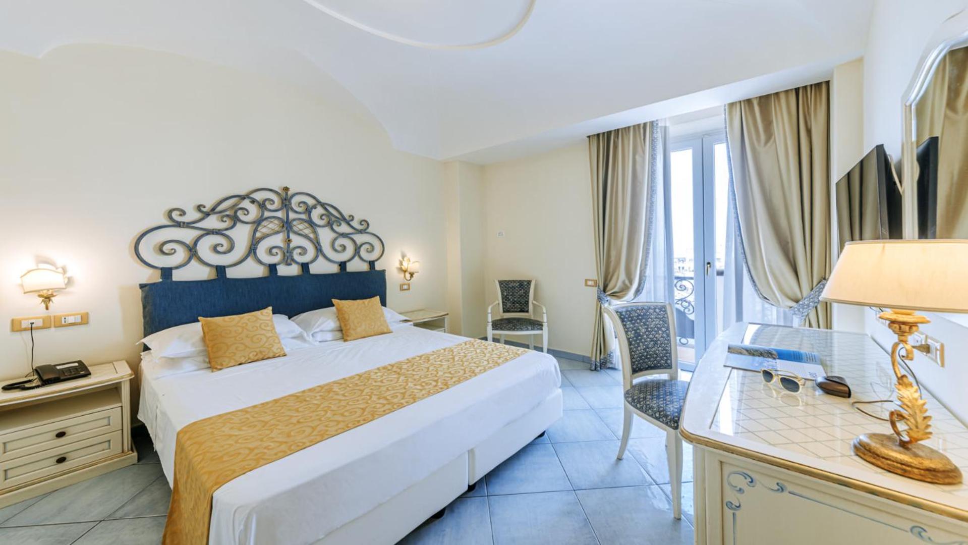 Standard Double Room - Photo 2
