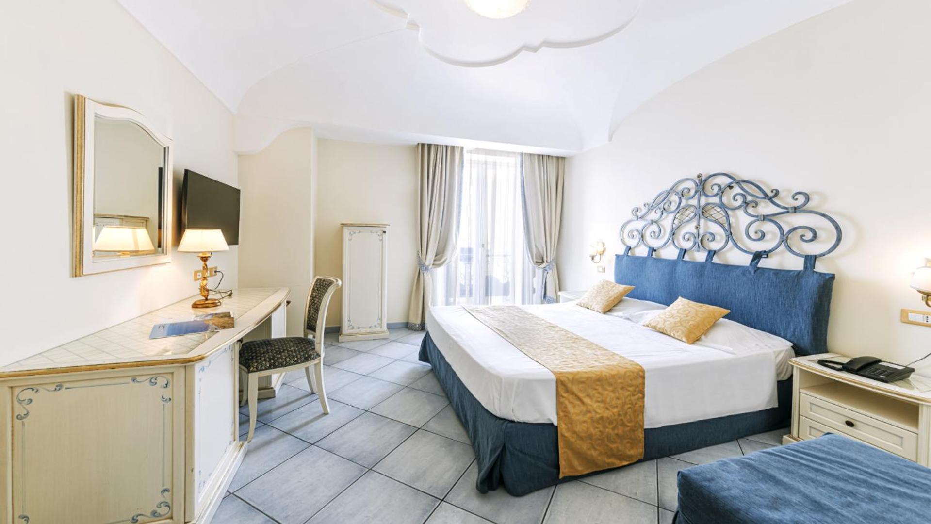 Standard Double Room - Photo 3