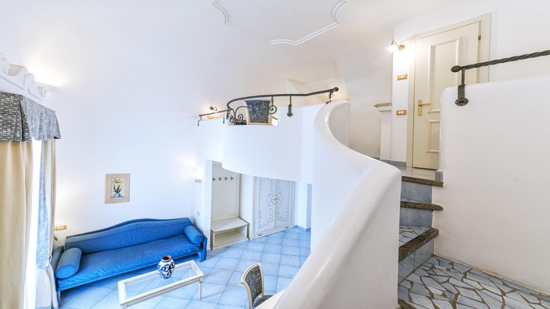 Junior Suite with Balcony - Photo 1