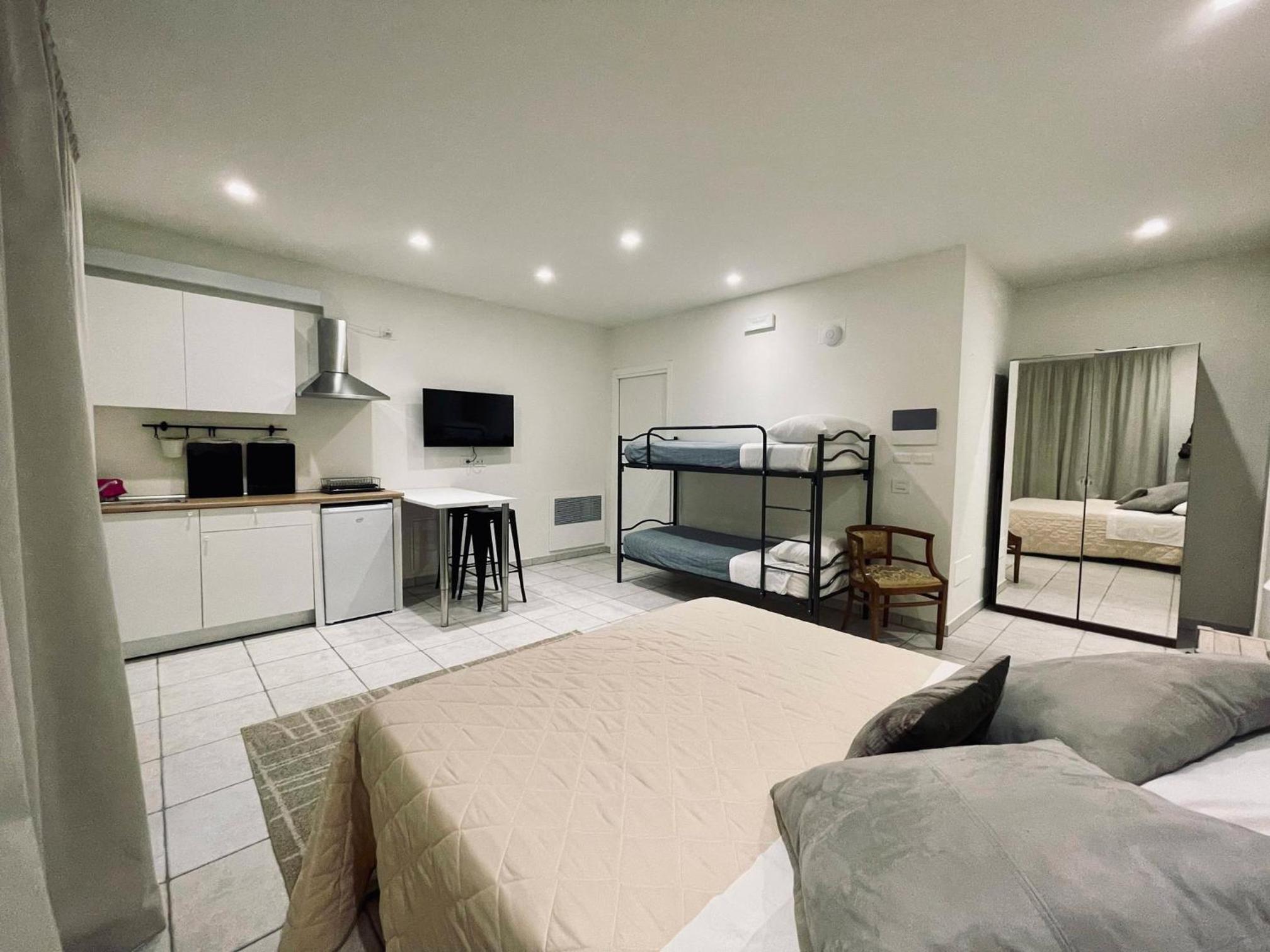 Superior King Room photo 1