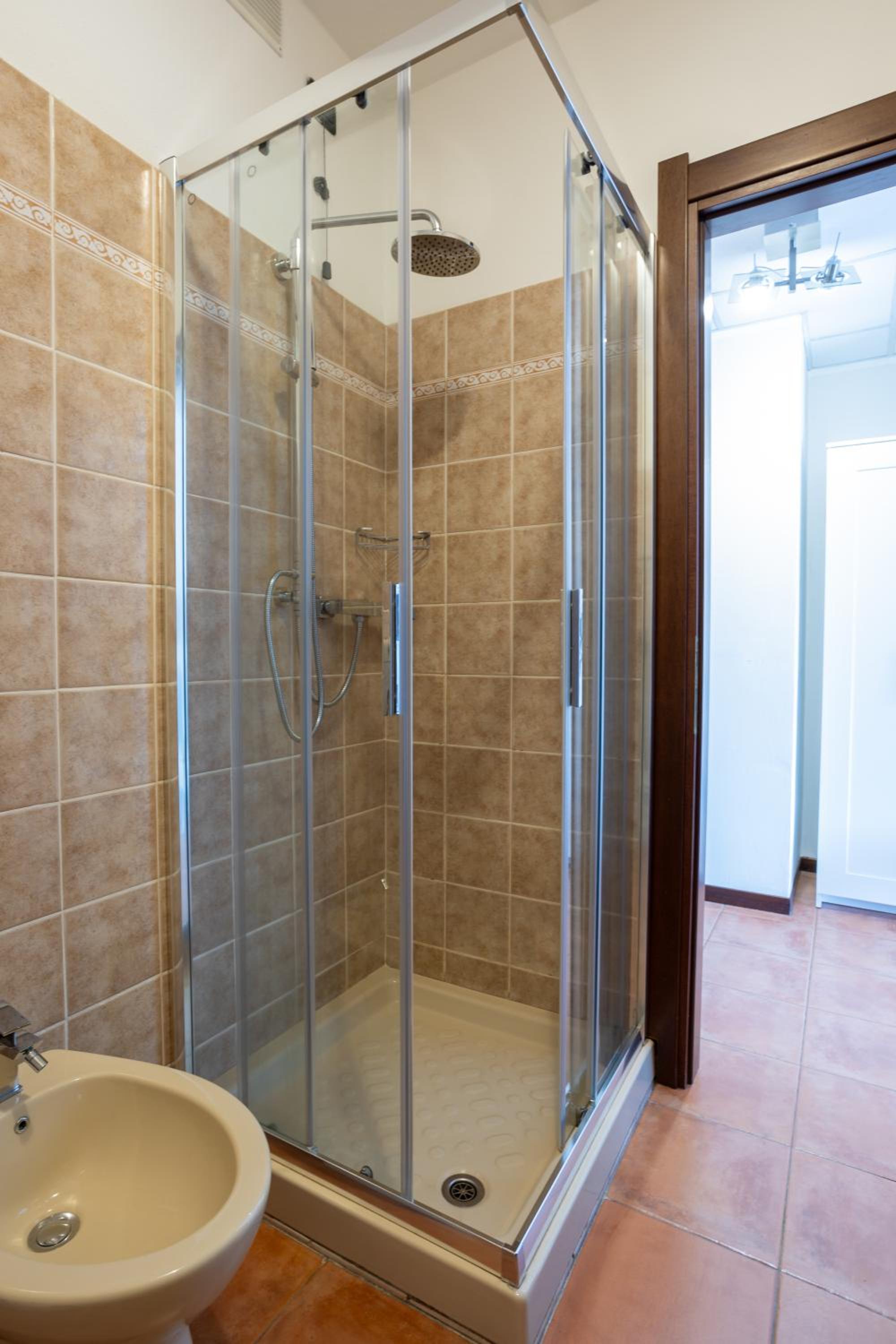 Superior Double Room with Balcony - Photo 13