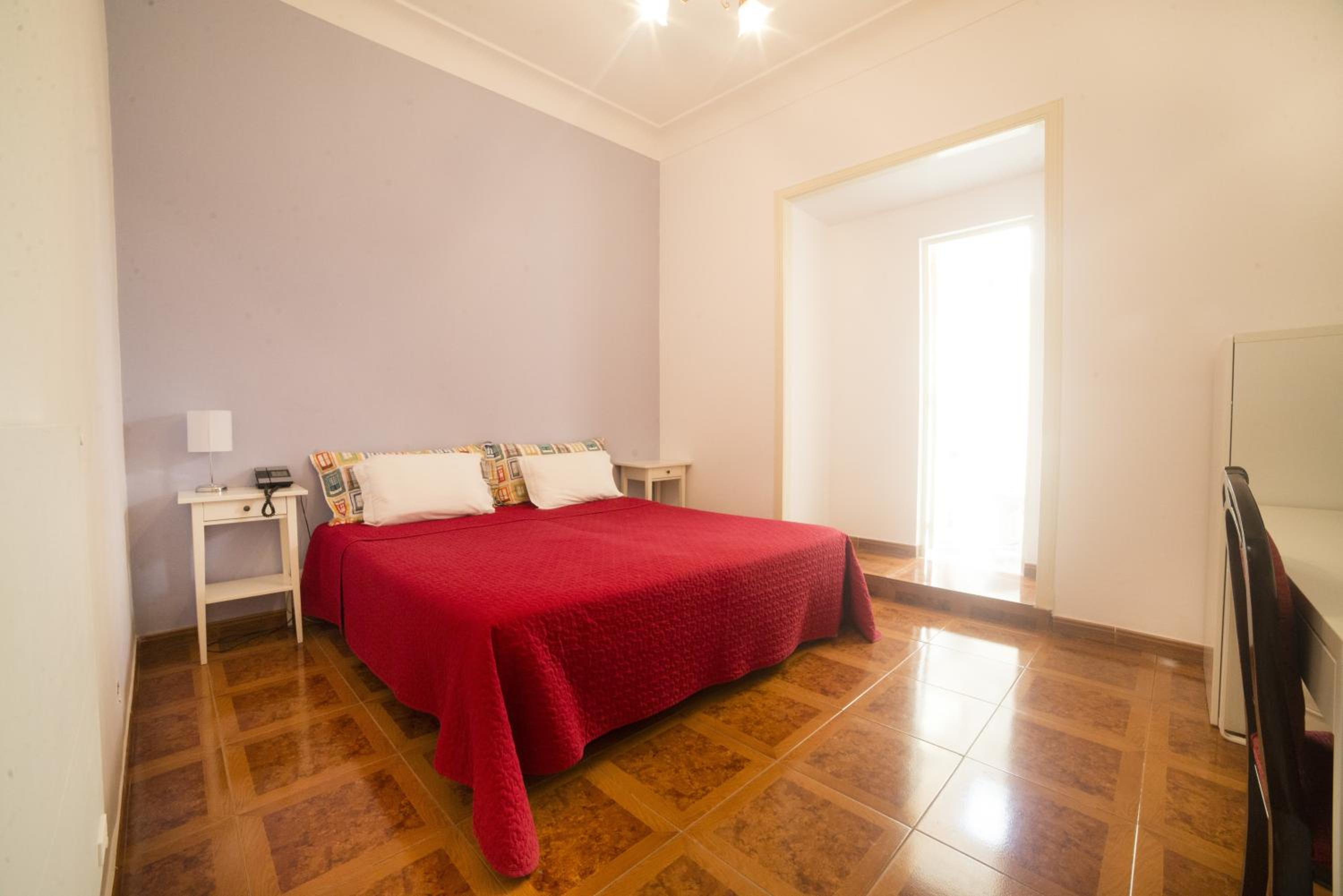 Double or Twin Room - Photo 4
