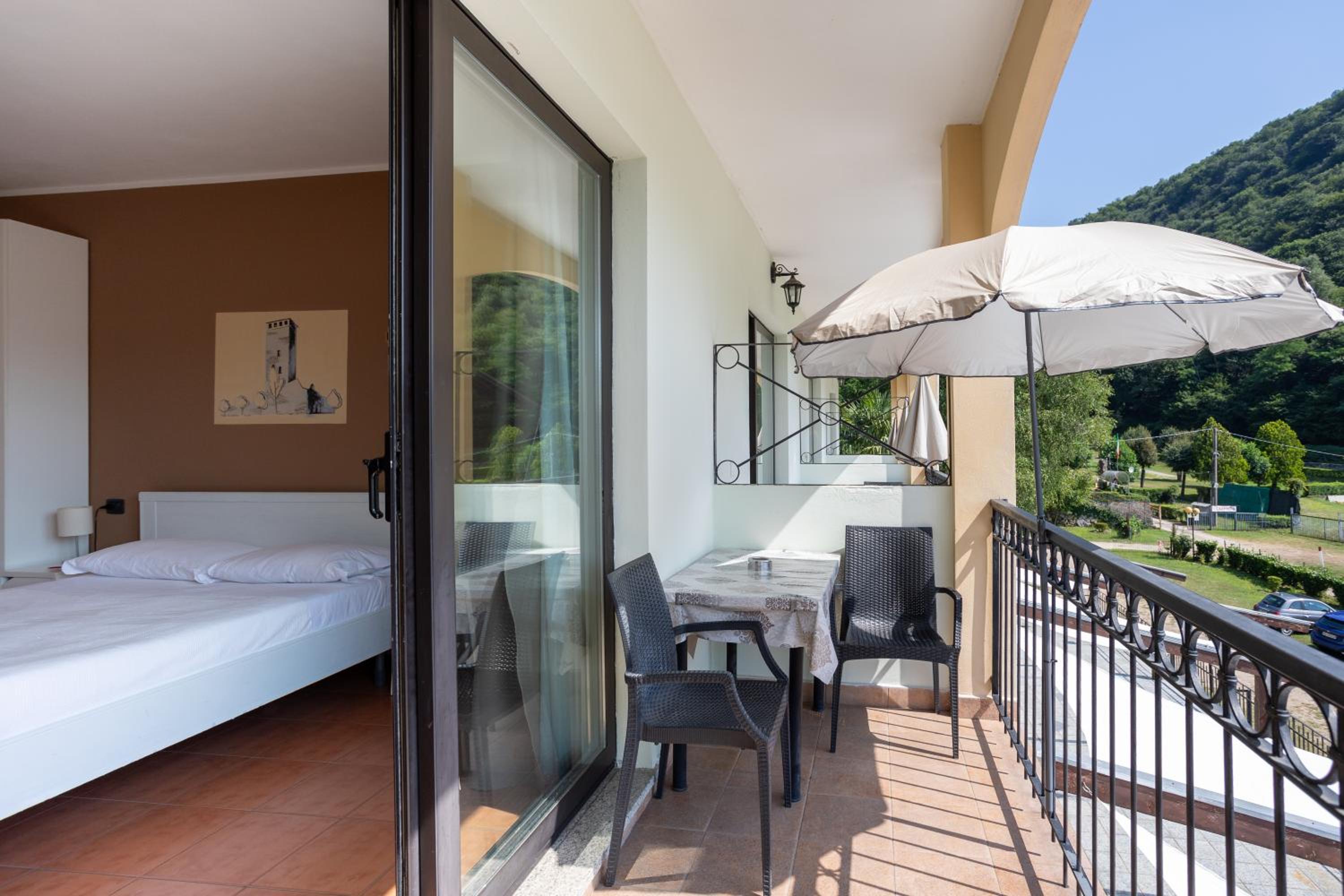 Superior Double Room with Balcony - Photo 7