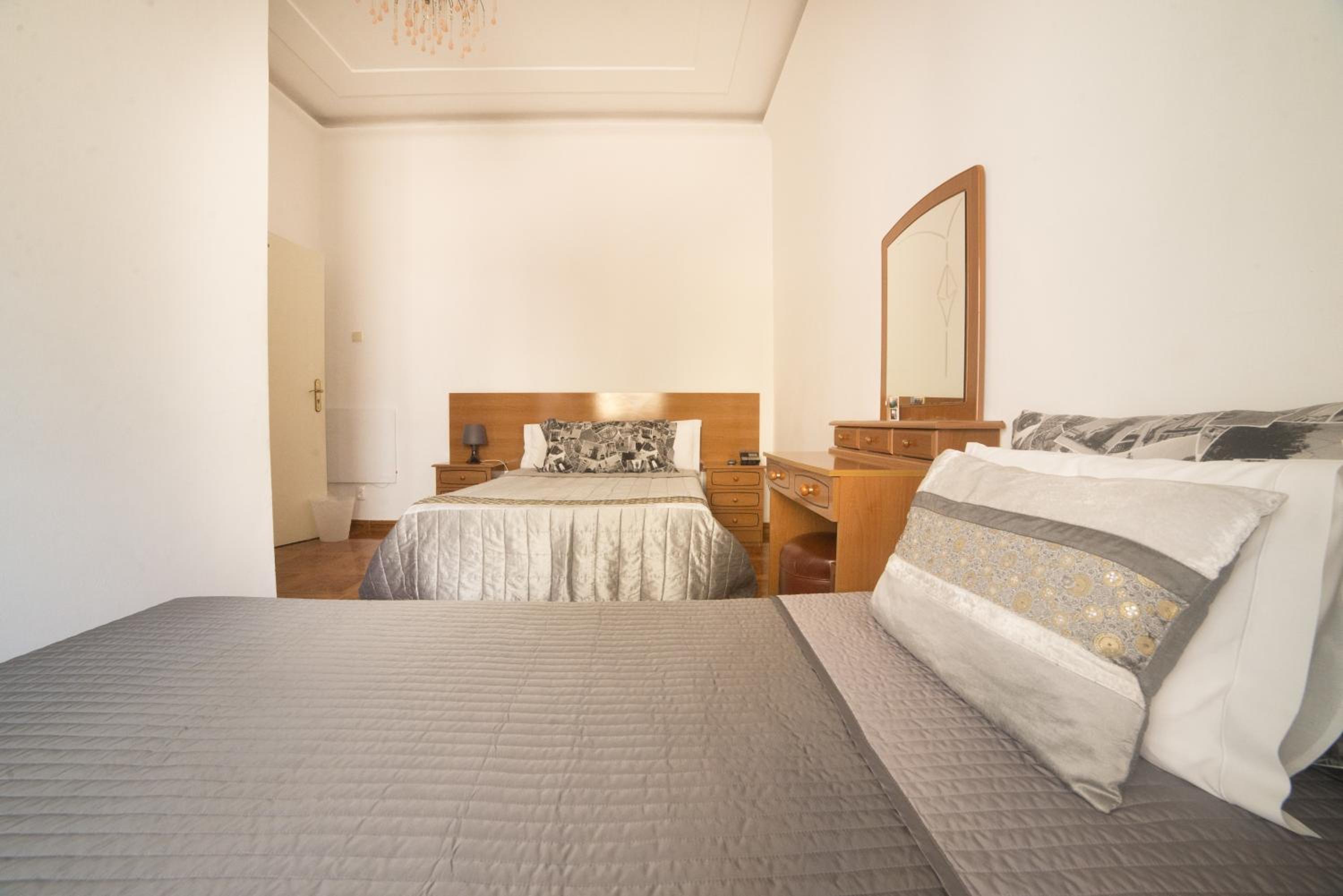 Double or Twin Room - Photo 9