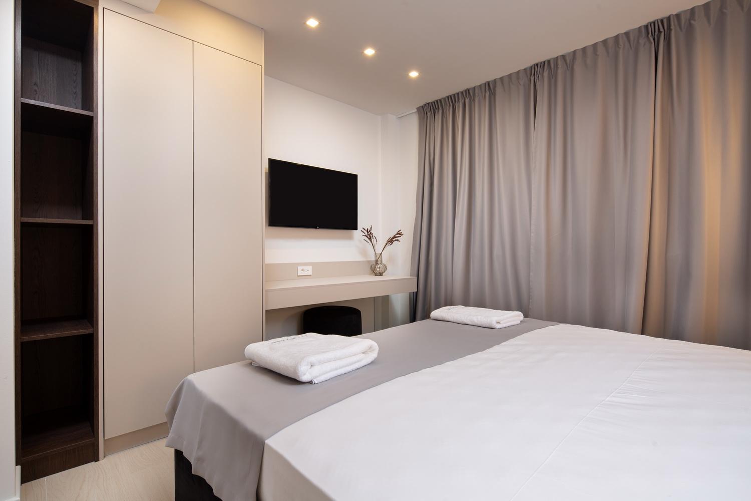 King Suite with Spa Bath photo 3