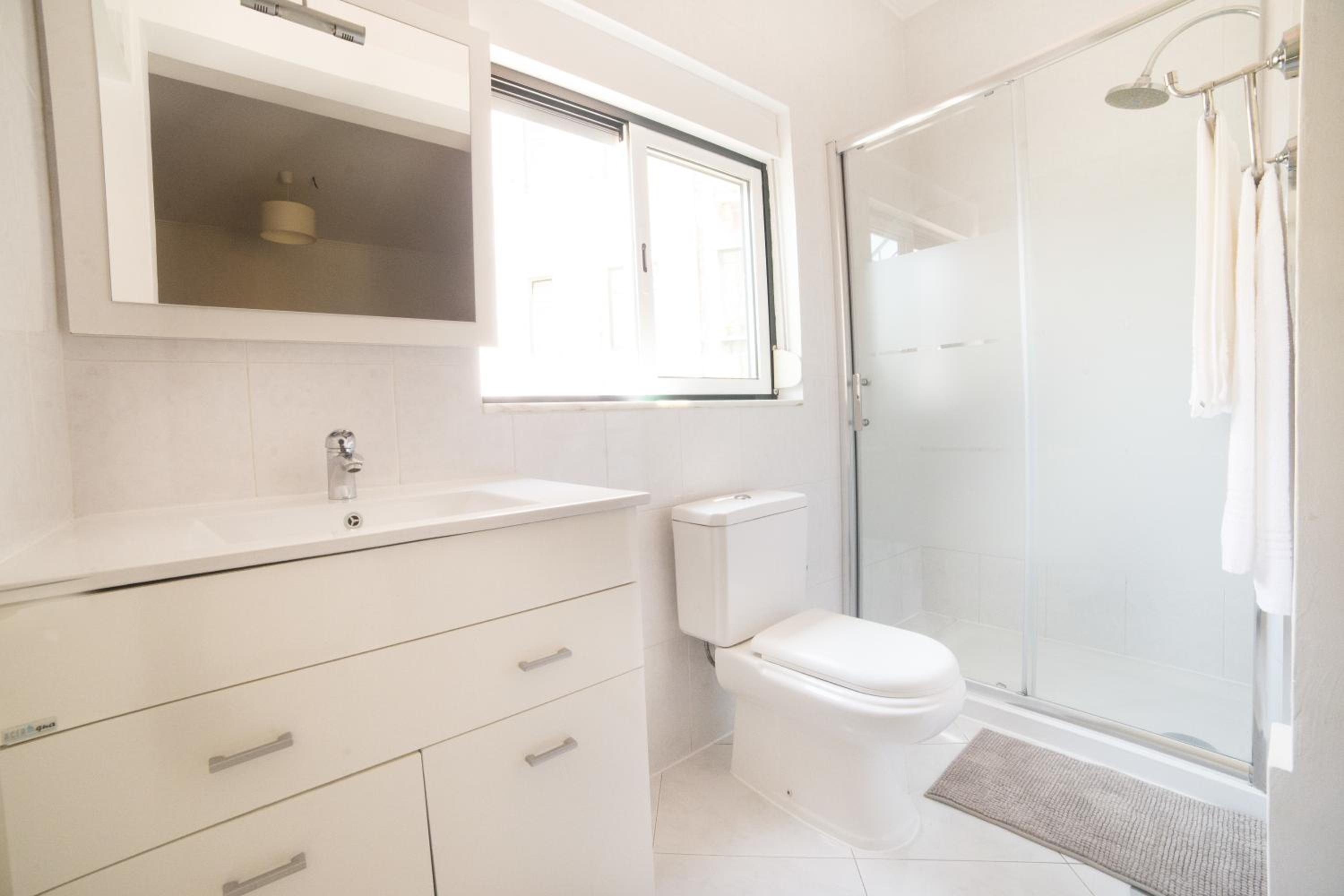 Double or Twin Room - Photo 12