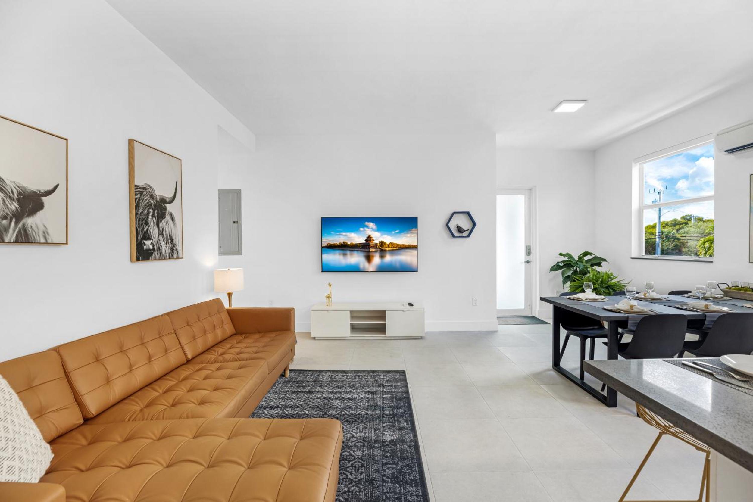 Five-Bedroom House photo 1