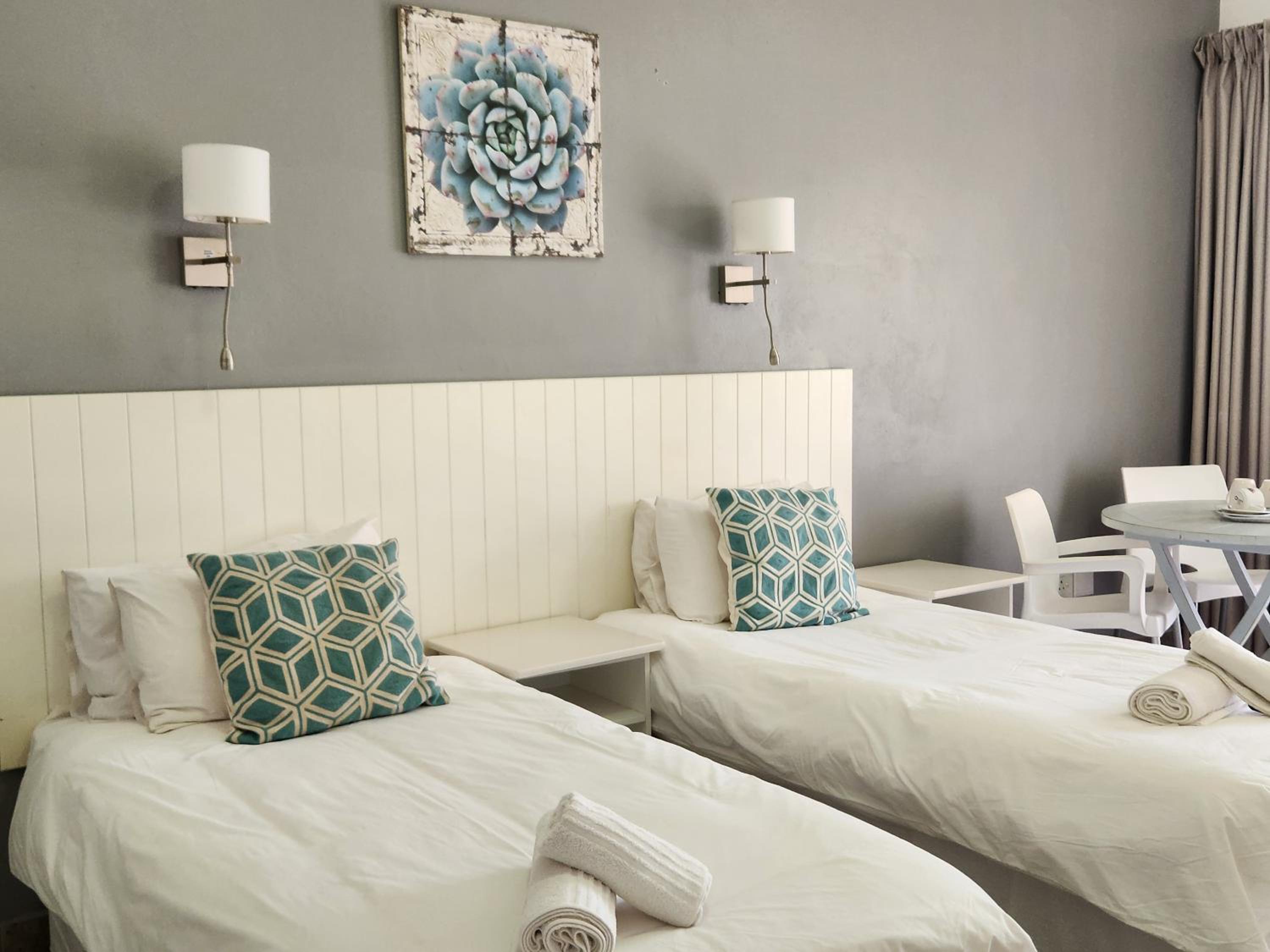 Double or Twin Room - Photo 7