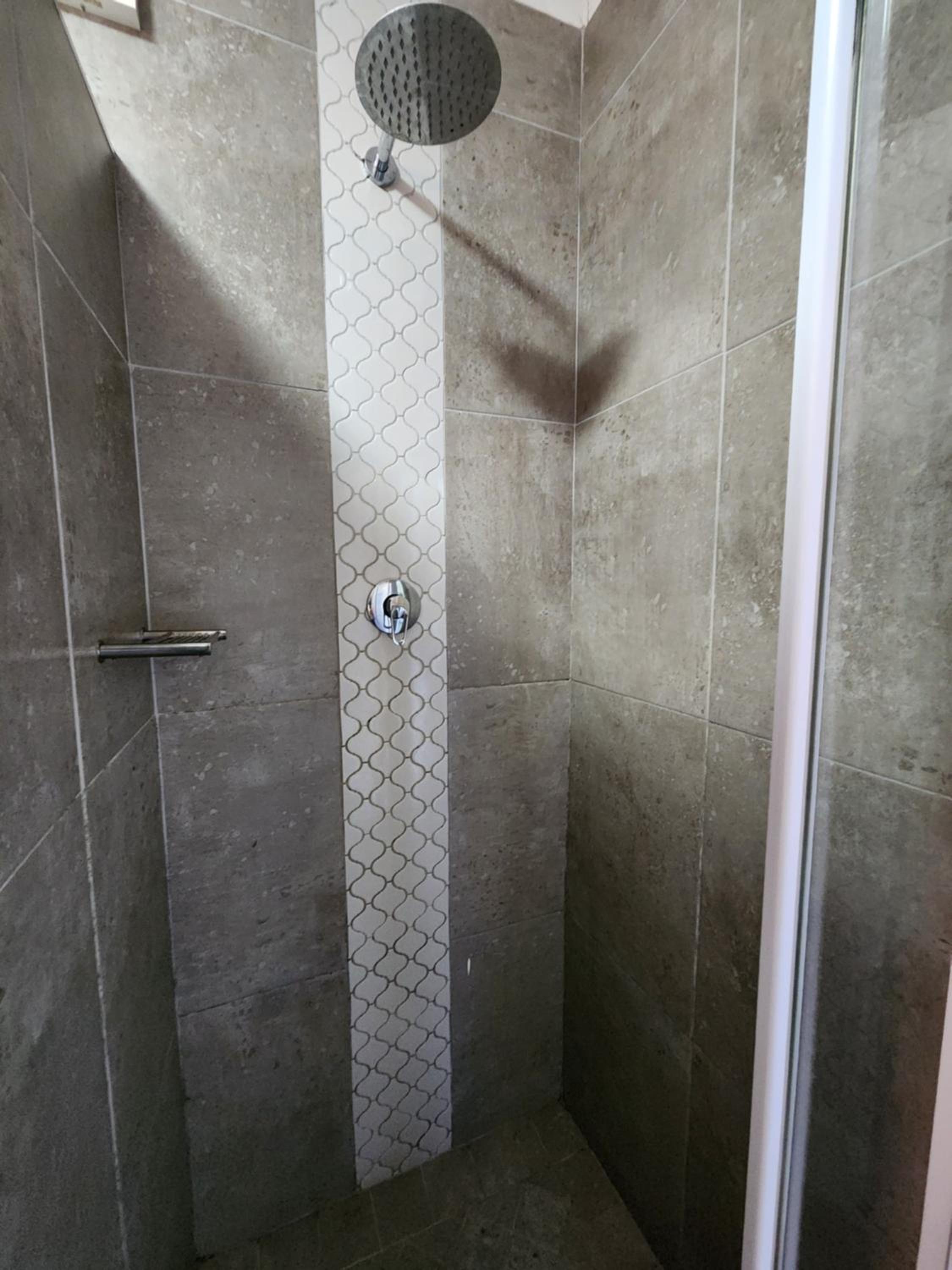 Double or Twin Room - Photo 8