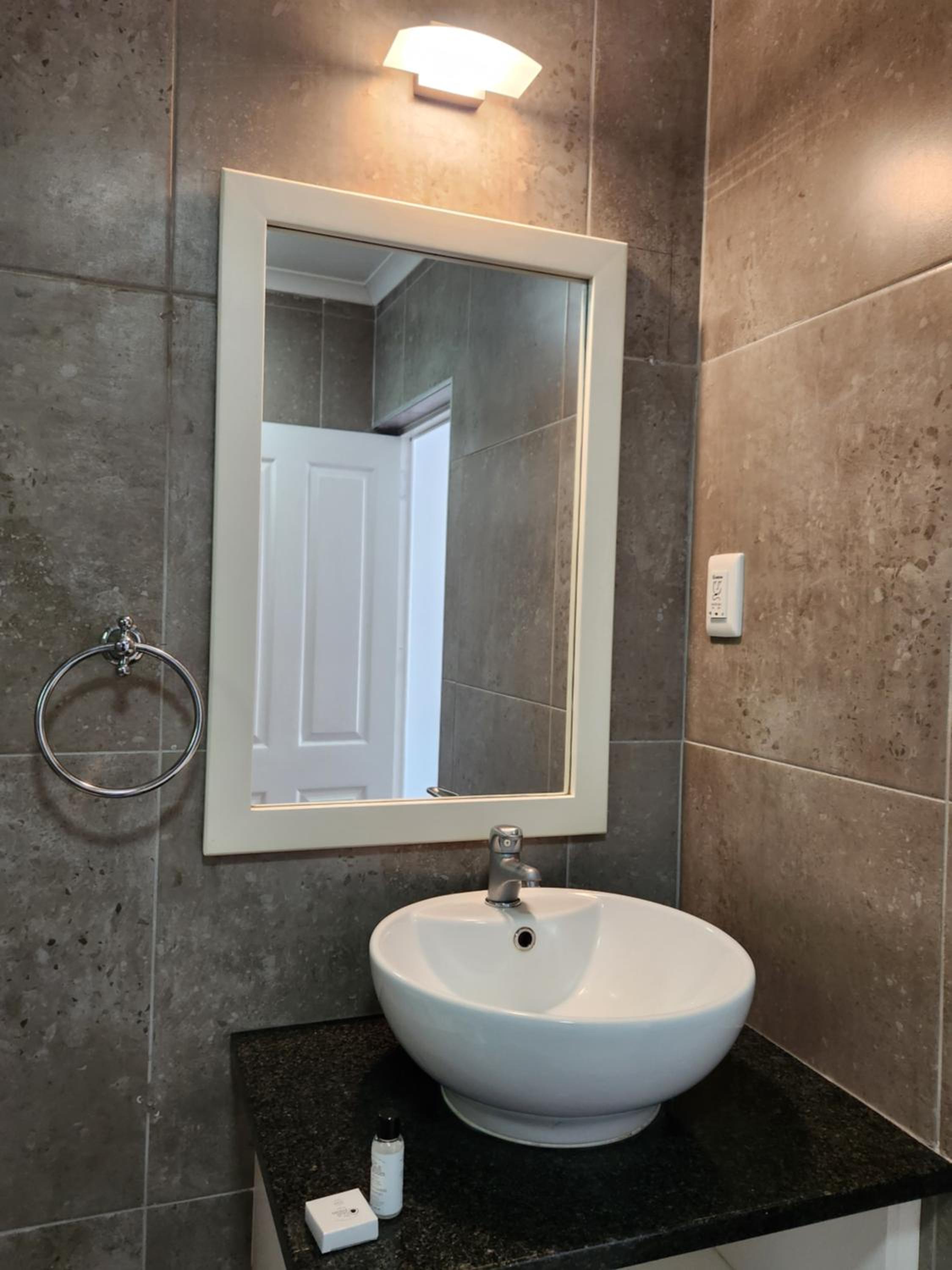 Double or Twin Room - Photo 9