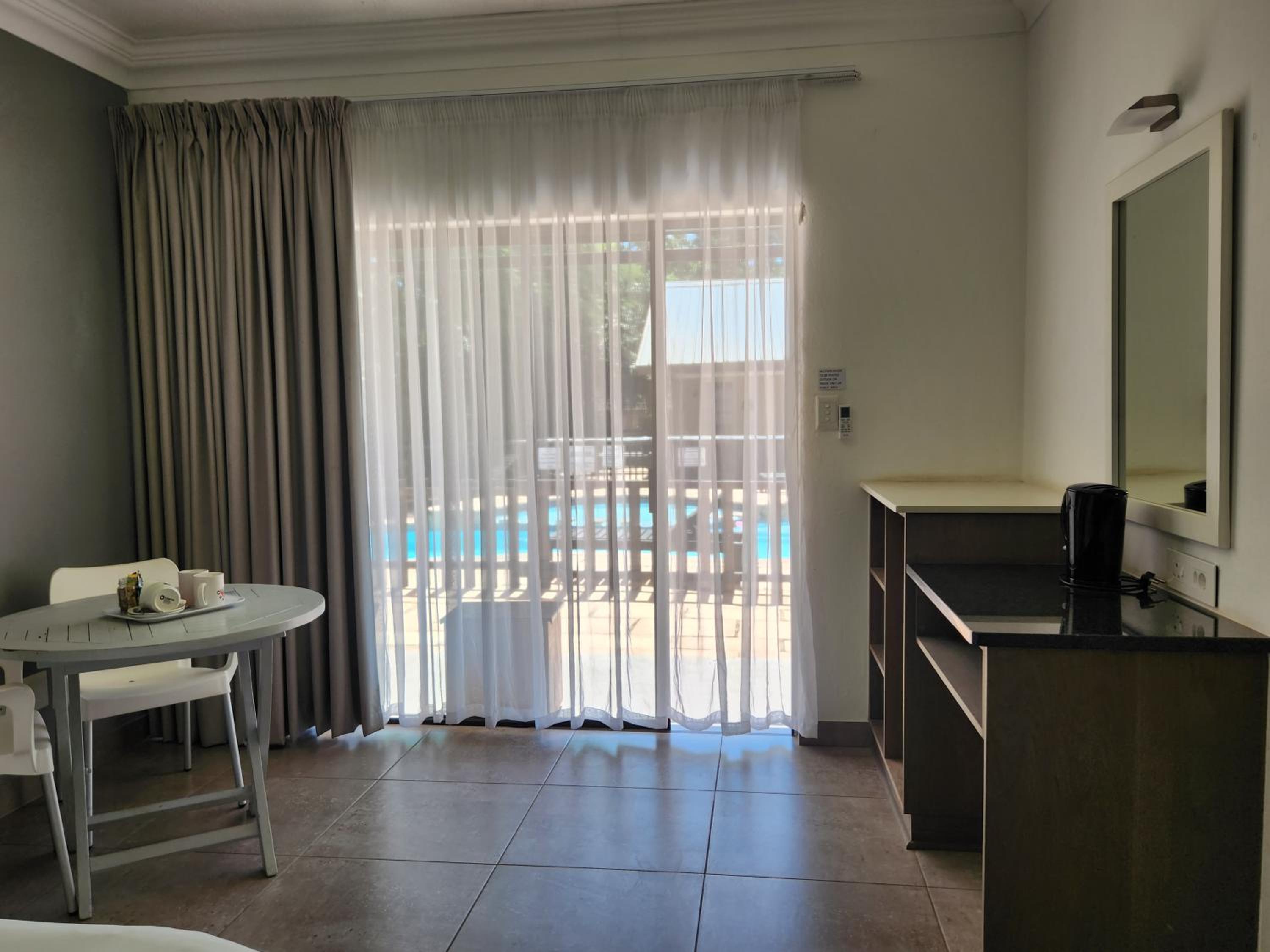 Standard Double Room - Photo 7